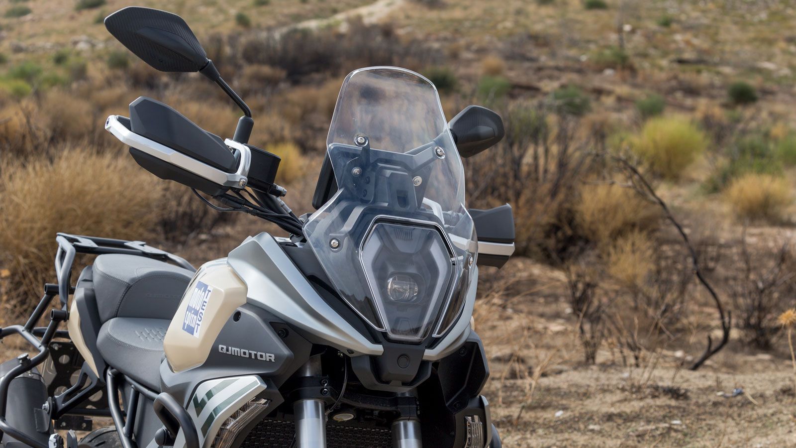 Εργονομικά, το στήσιμο της SRT 550 S θυμίζει αρκετά την SRT 550, υπάρχουν όμως καίριες αλλαγές.