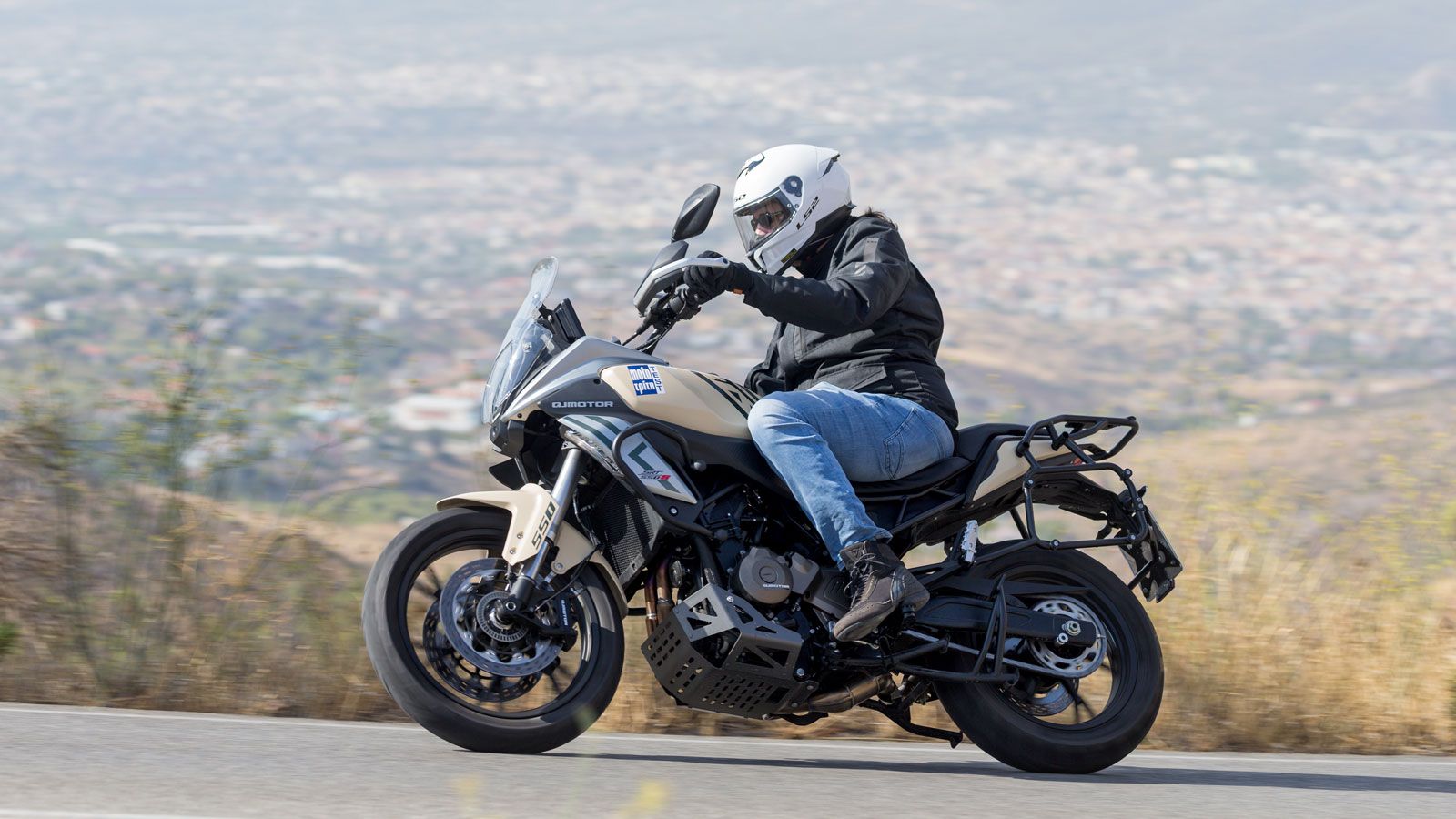 Μέσα σε ελάχιστο χρόνο το ποιοτικό άλμα που έκανε η QJMOTOR είναι εκπληκτικό και θα τολμήσουμε να πούμε ότι η SRT 550 S είναι η καλύτερη (μέχρι τώρα) 