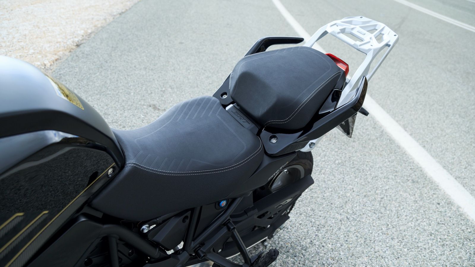 Η σέλα «φωνάζει» από μακριά ΑΝΕΣΗ!