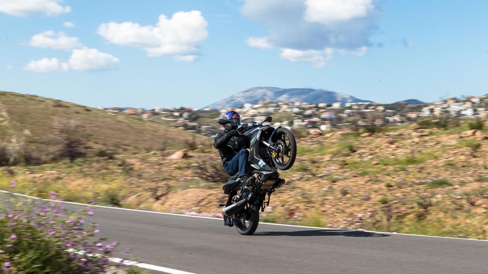 Benelli RCX 185: Το μόνο παπί με Upside-Down πιρούνι, γιατί έχει σημασία;