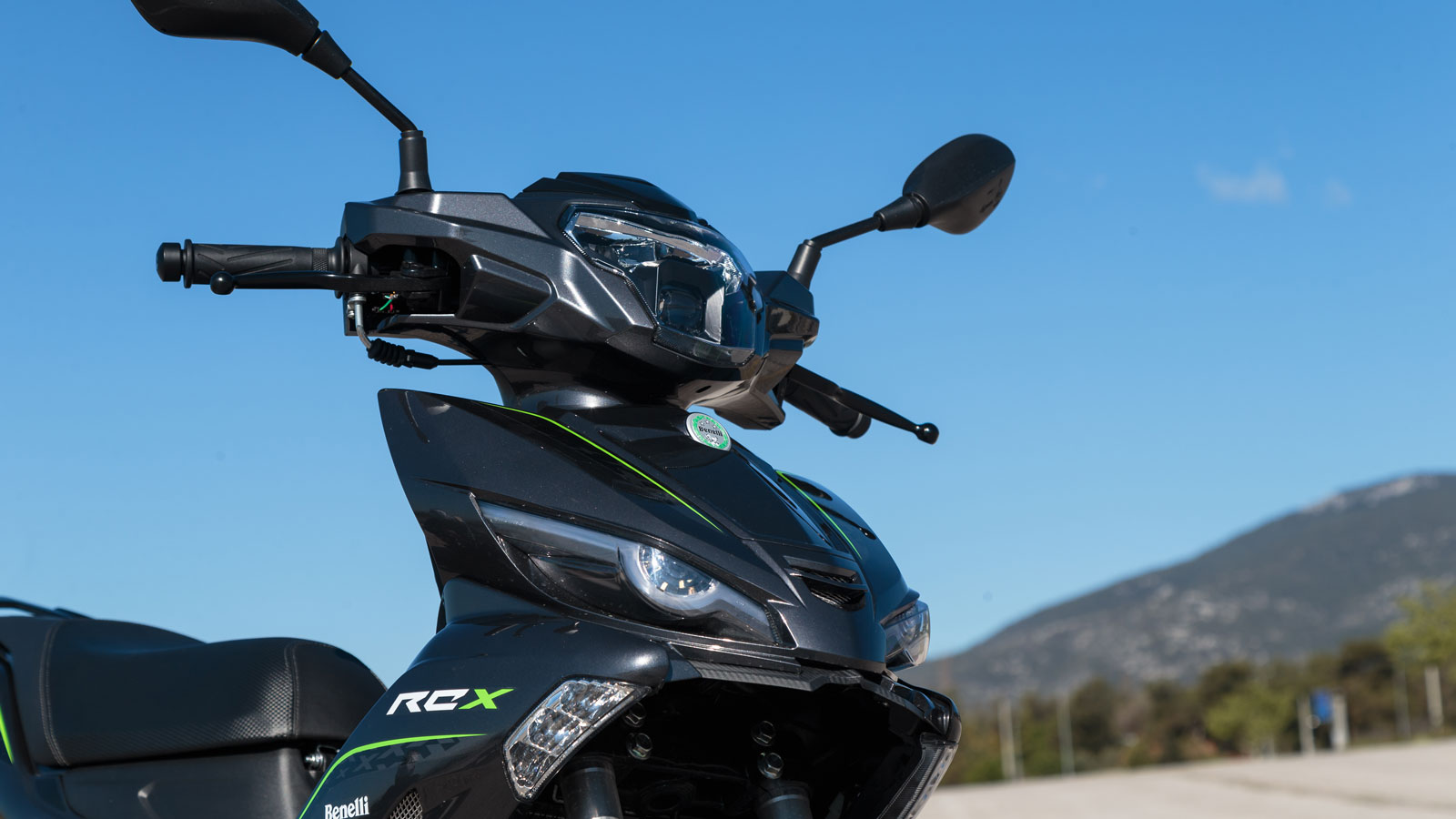 Benelli RCX 185: Το μόνο παπί με Upside-Down πιρούνι, γιατί έχει σημασία;