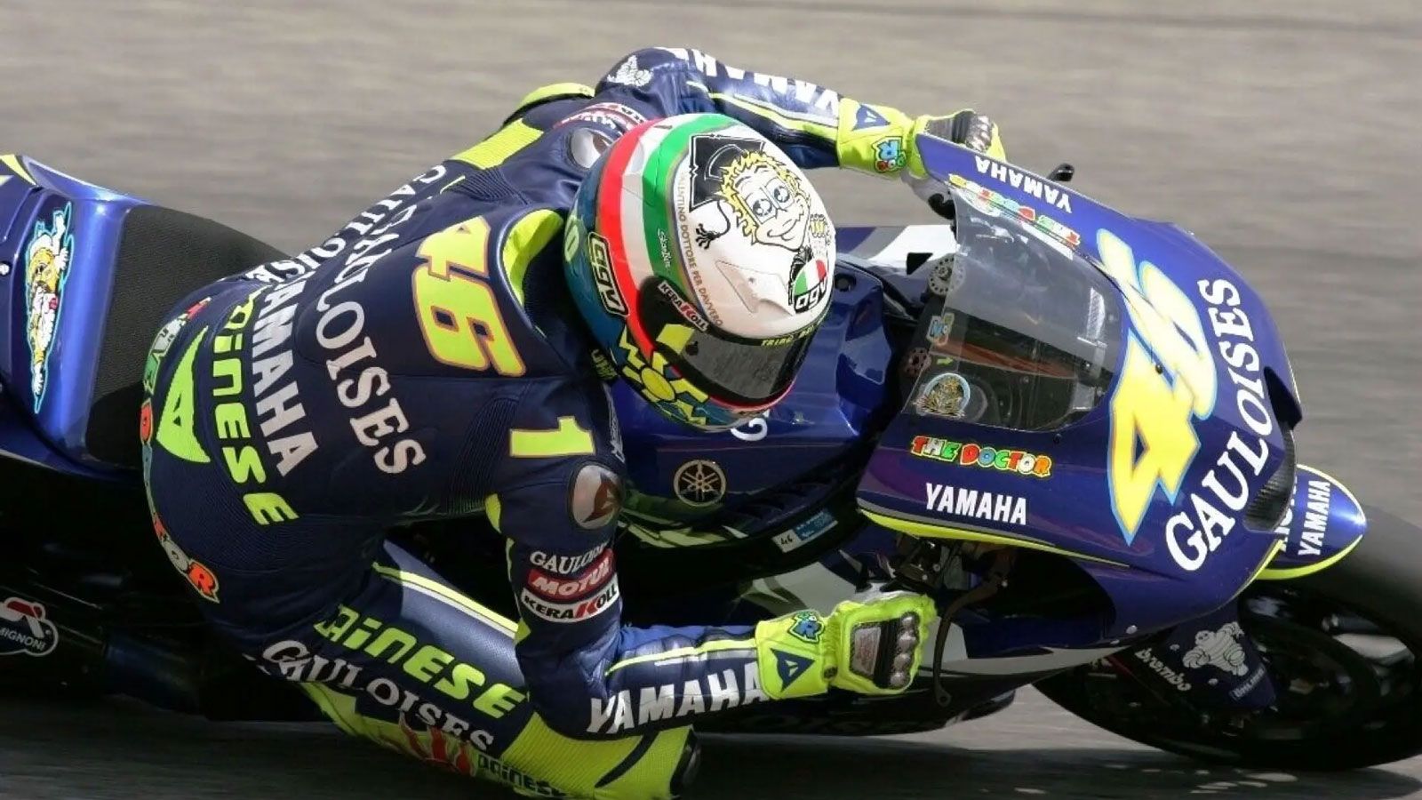 Η νίκη στο Mugello εκείνη τη χρονιά ήρθε ως απόλυτη επιβεβαίωση του πείσματος και του ταλέντου του.
Το 2005 εμφανίζεται ως «The Graduate», φορώντας τ