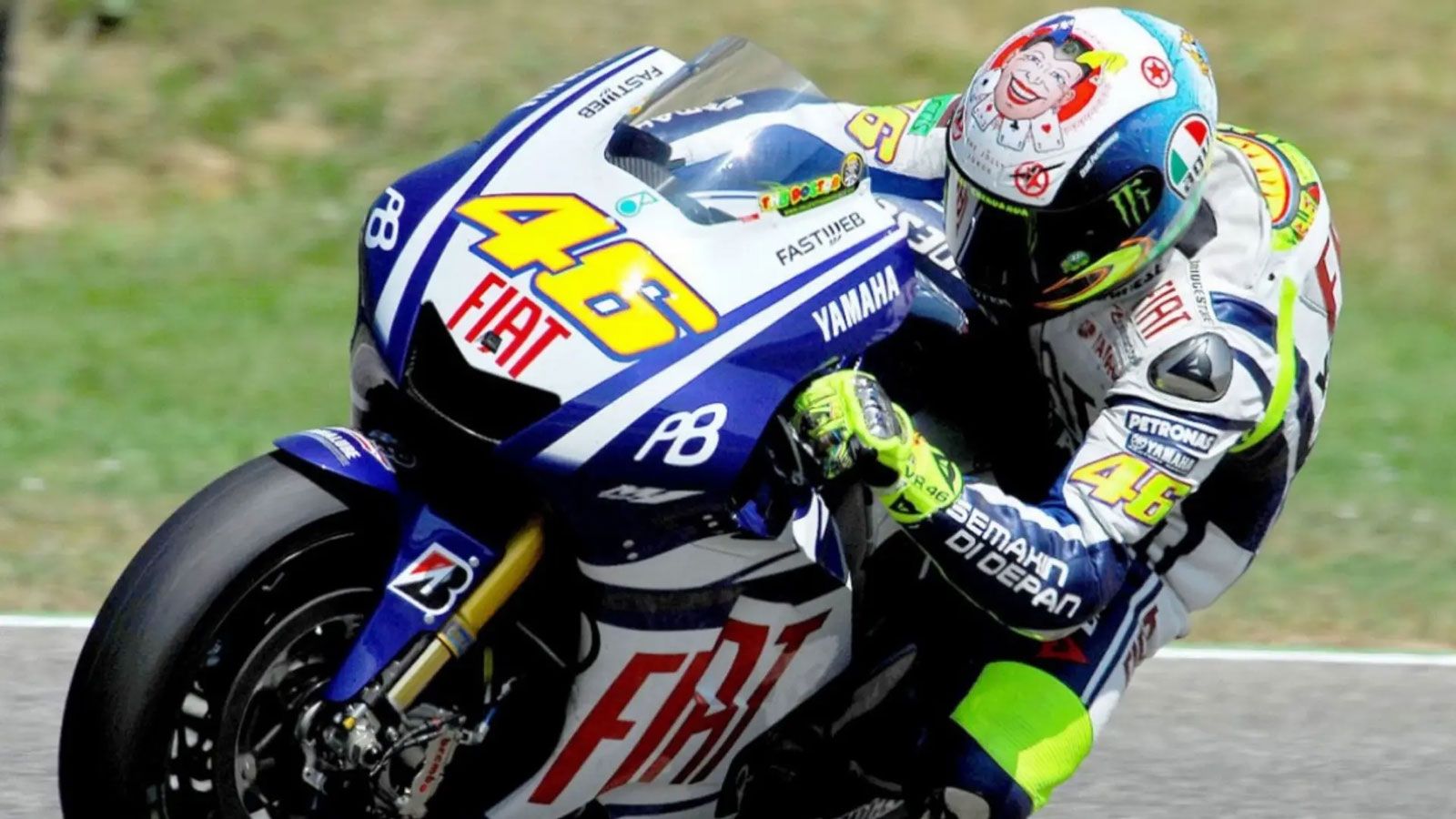 Το 2010, εμφανίζεται ως Joker, αλλά τραυματίζεται σοβαρά.