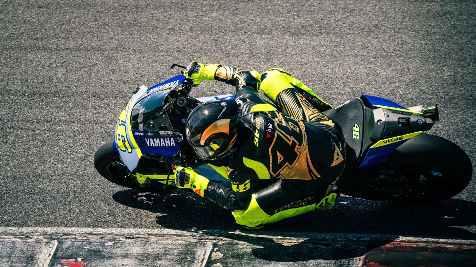 Το συγκεκριμένο kit είναι το #1 από τα 46 συνολικά τεμάχια της περιορισμένης σειράς και φέρει ειδική μαύρη–χρυσή γραφική σχεδίαση, με το κλασικό