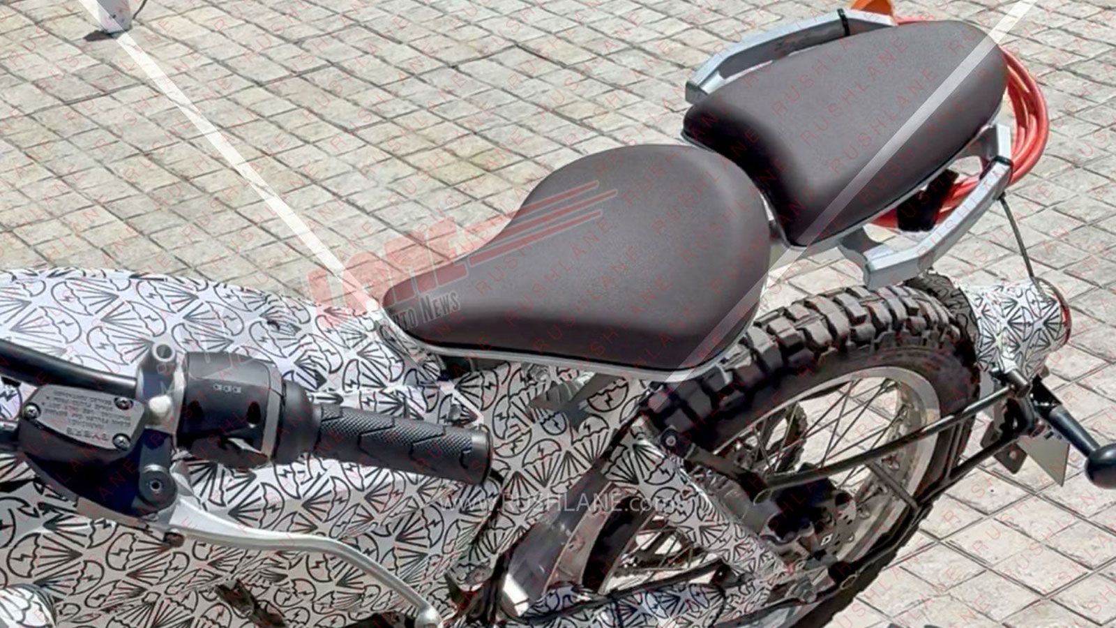 Οπτικά, το S6 διατηρεί το ίδιο ρεζερβουάρ, το ίδιο υποπλαίσιο και τα ίδια πλαστικά, όμως τα εξαρτήματα το διαφοροποιούν ξεκάθαρα ως το πιο «σκληροτράχ