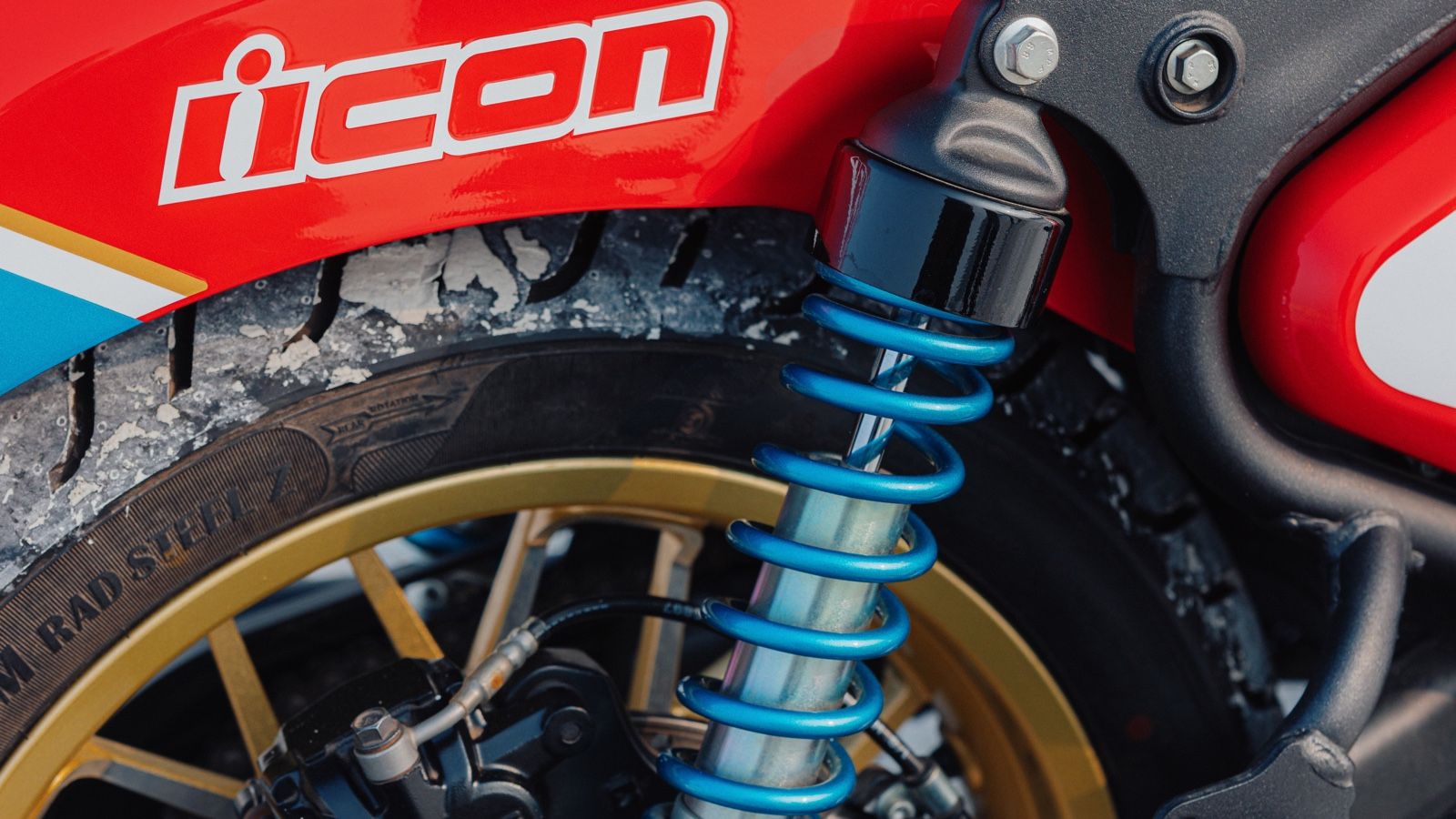 Μας βάζει στην πρίζα η νέα Royal Enfield Shotgun 650 από την ICON Motorsports