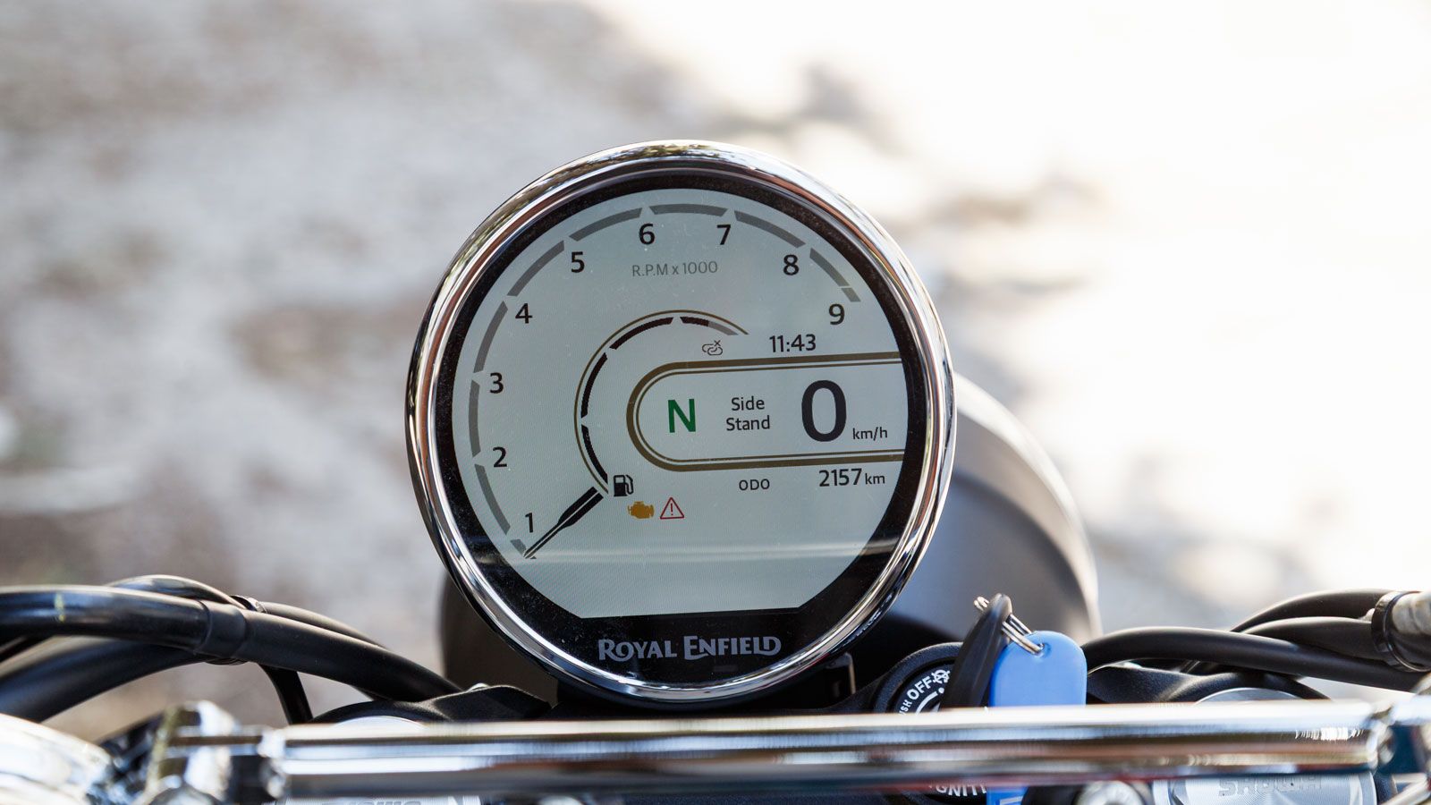 Οι δύο τρόποι απεικόνισης, με αναλογικό στροφόμετρο ή με ψηφιακή διάταξη και ενσωματωμένο χάρτη, προσφέρουν επιλογές προσαρμοσμένες στη διάθεση του αν