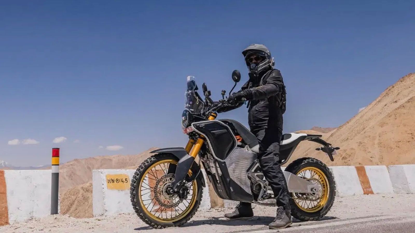 Η HIM-E, που πρωτοείδαμε στην EICMA 2023 ως concept, φαίνεται πλέον πιο κοντά από ποτέ στη γραμμή παραγωγής.