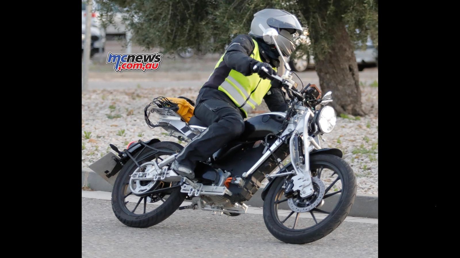 Βγήκε στους δρόμους (για δοκιμές) η Royal Enfield Flying Flea με την πρωτοποριακή ανάρτηση