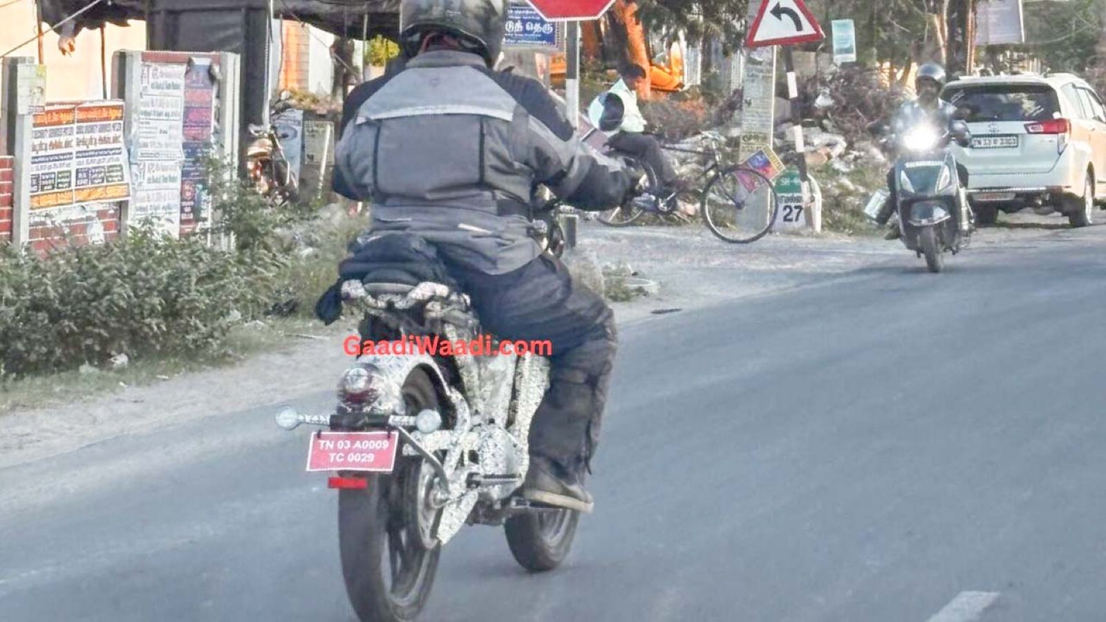 Έτσι θα είναι η Royal Enfield Flying Flea C6: Κινητήρας στο κέντρο και πιρούνι Girder