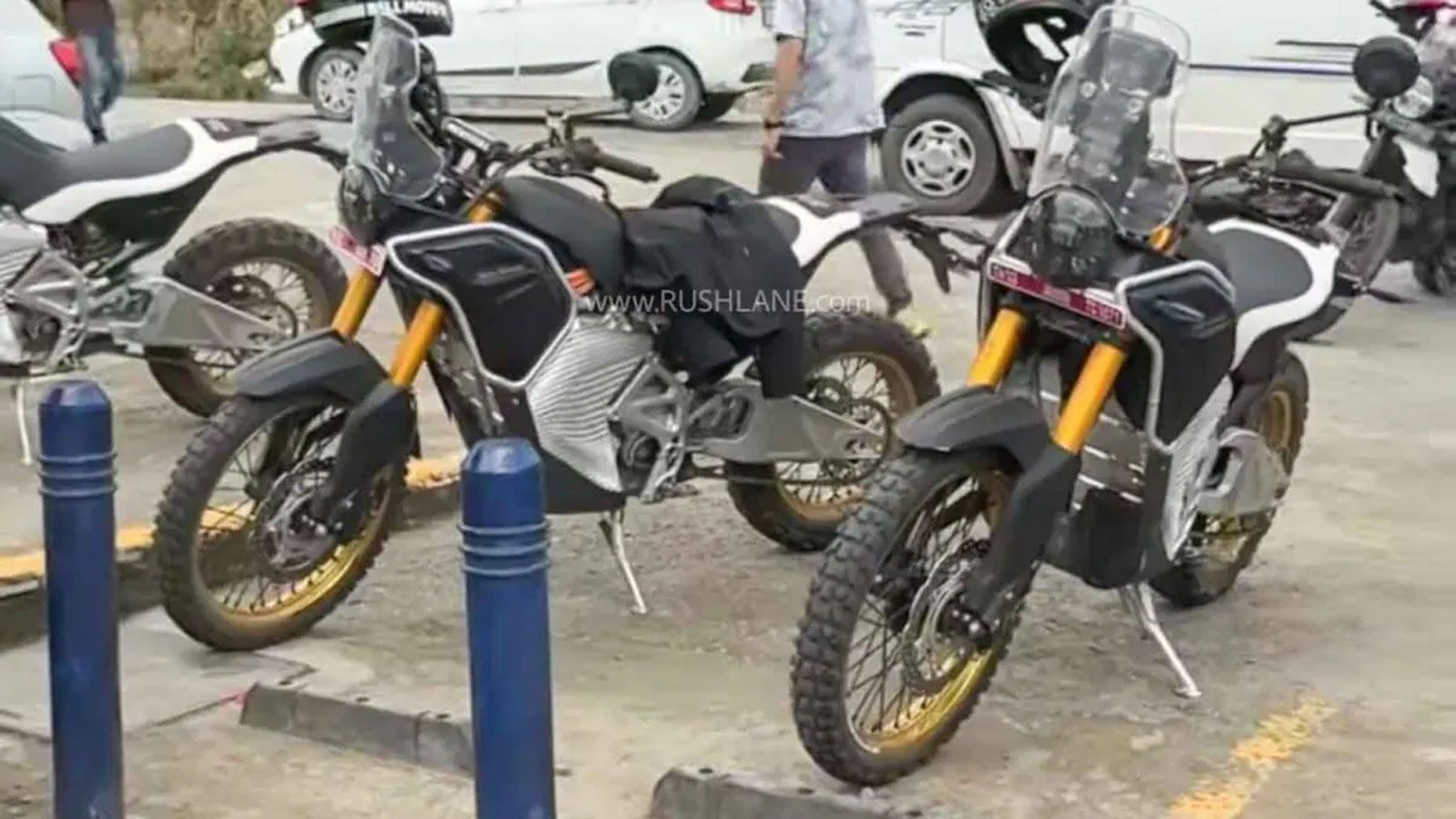 Η ηλεκτρική Royal Enfield Himalayan απαθανατίστηκε σε δοκιμές δρόμου στο Λαντάκ της Ινδίας, προσφέροντας την πρώτη καθαρή εικόνα της επερχόμενης ηλεκτ