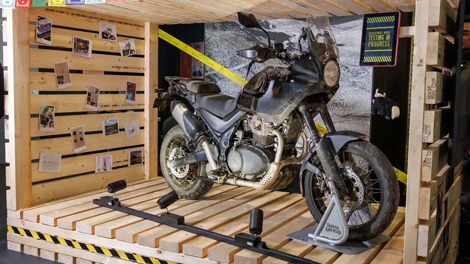 Η Royal Enfield επιβεβαιώνει πλέον ανοιχτά ότι η Himalayan 750 είναι πραγματικότητα – αλλά όχι άμεση. 