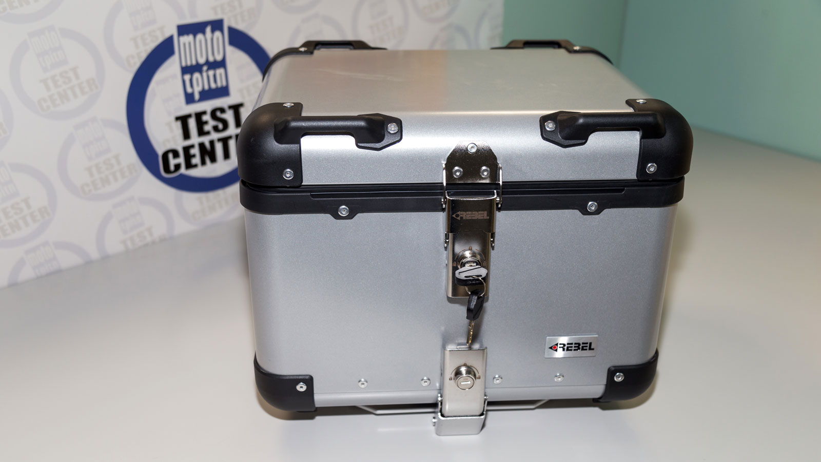 Test Βαλίτσα αλουμινίου 42L Rebel