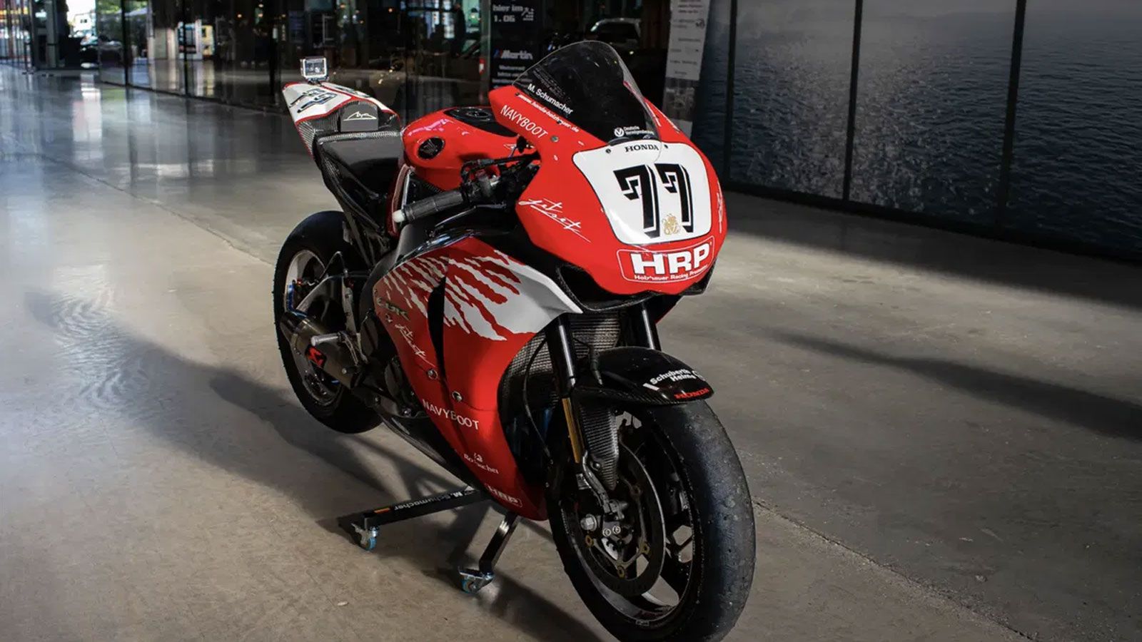 Ο Michael Schumacher δεν ήταν μόνο ένας από τους μεγαλύτερους οδηγούς στην ιστορία της Formula 1, αλλά και παθιασμένος με τις μοτοσυκλέτες.