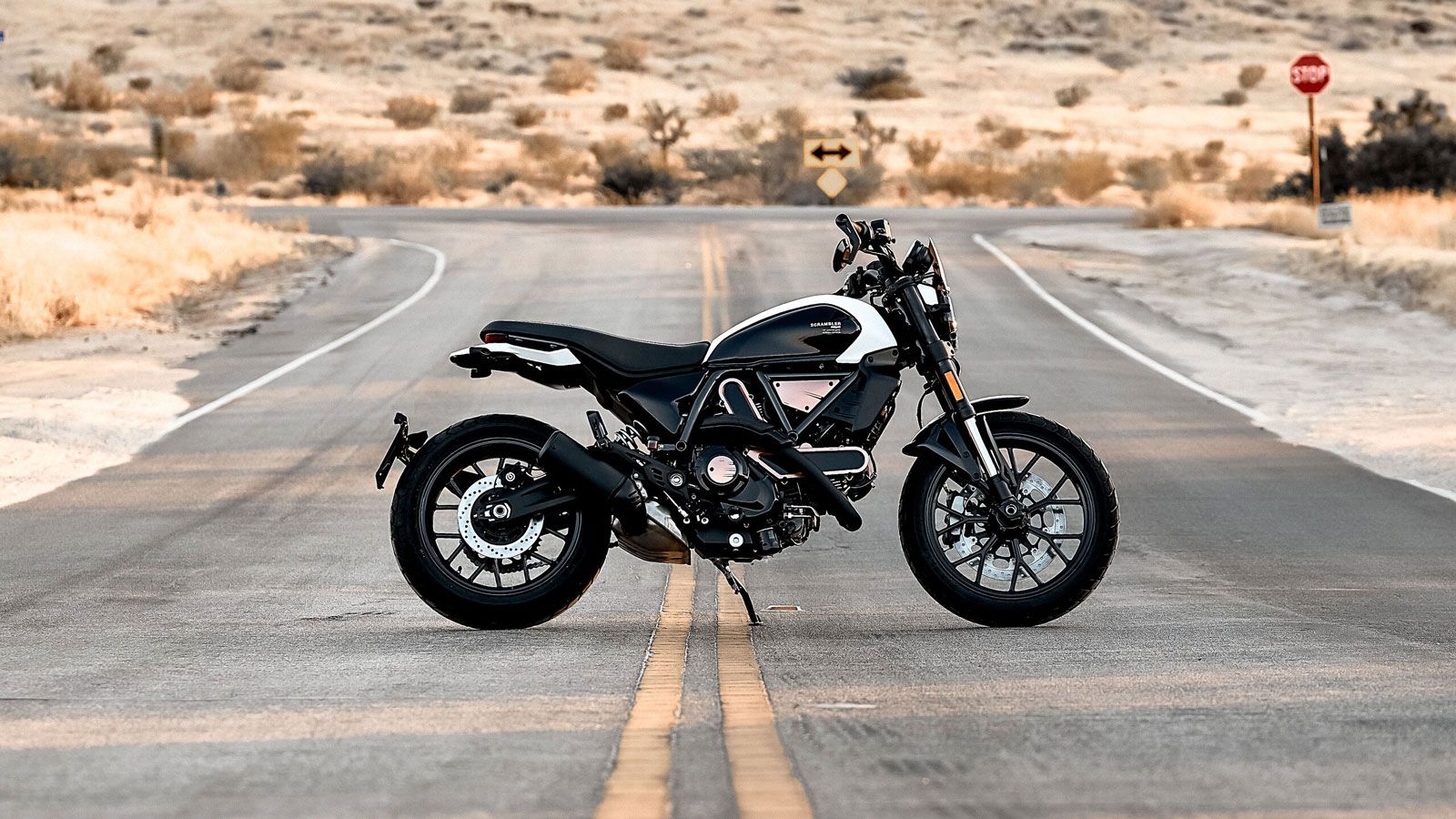 Το μοντέλο είναι εφοδιασμένο με ηλεκτρόγκαζο (ride-by-wire) και σύμφωνα με τις μετρήσεις μας χρειάζεται 4,2 δευτερόλεπτα για να δεις τα 100 χιλιόμετρα