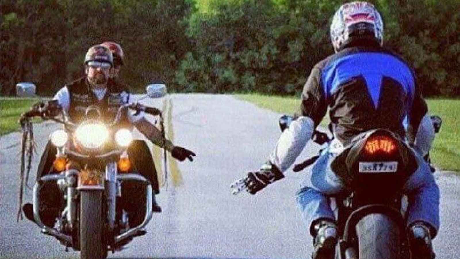 Παρότι η προειδοποίηση με τα φώτα μπορεί να έχει θετική πρόθεση, ο νόμος την αντιμετωπίζει ως μη επιτρεπτή τροποποίηση της οδηγικής συμπεριφοράς άλλων