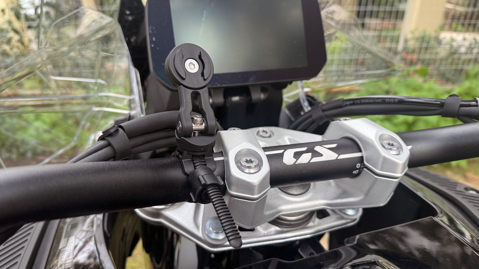 Test βάση ασύρματης φόρτισης SP Connect: Η φόρτιση δεν ήταν ποτέ πιο εύκολη