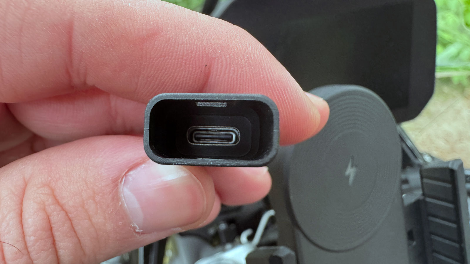 Test βάση ασύρματης φόρτισης SP Connect: Η φόρτιση δεν ήταν ποτέ πιο εύκολη