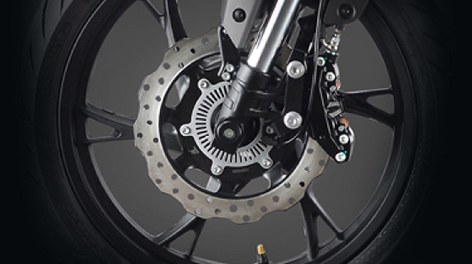 QJMOTOR SRK 125s: Α1 Steetfighter με χαρακτήρα μεγάλης μοτοσυκλέτας