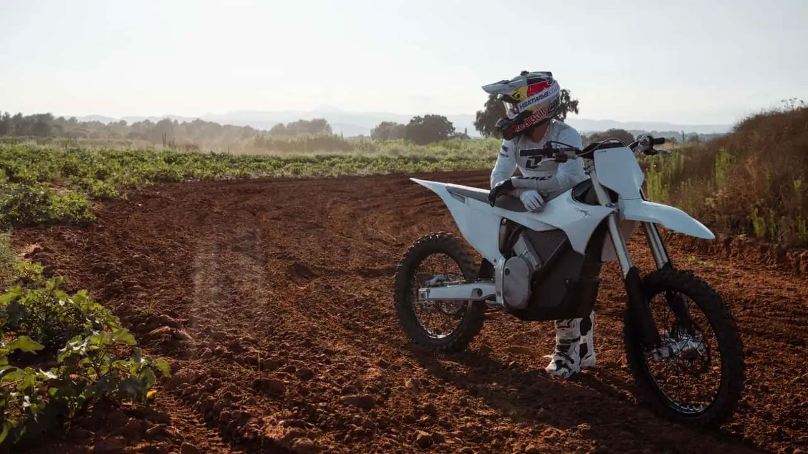 Stark Varg MX 1.2: Με 20% περισσότερη αυτονομία, έως 6 ώρες χρήσης και πιο ελαφρύ πλαίσιο