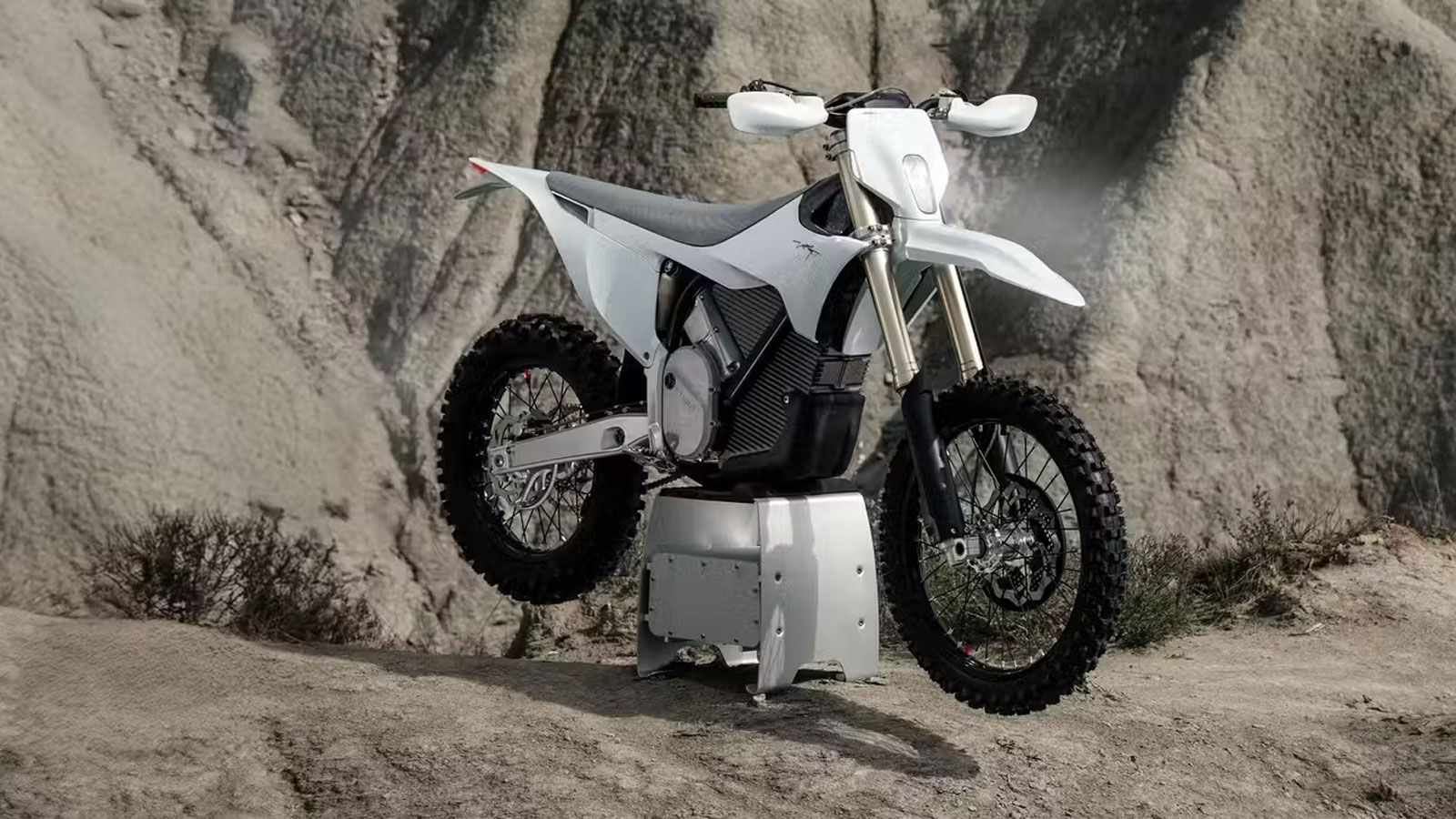 Η Stark Future, η νεοσύστατη εταιρεία με έδρα τη Βαρκελώνη και υποστήριξη από τη Royal Enfield/Eicher, ανακοίνωσε την έλευση της ολοκαίνουργιας Stark 