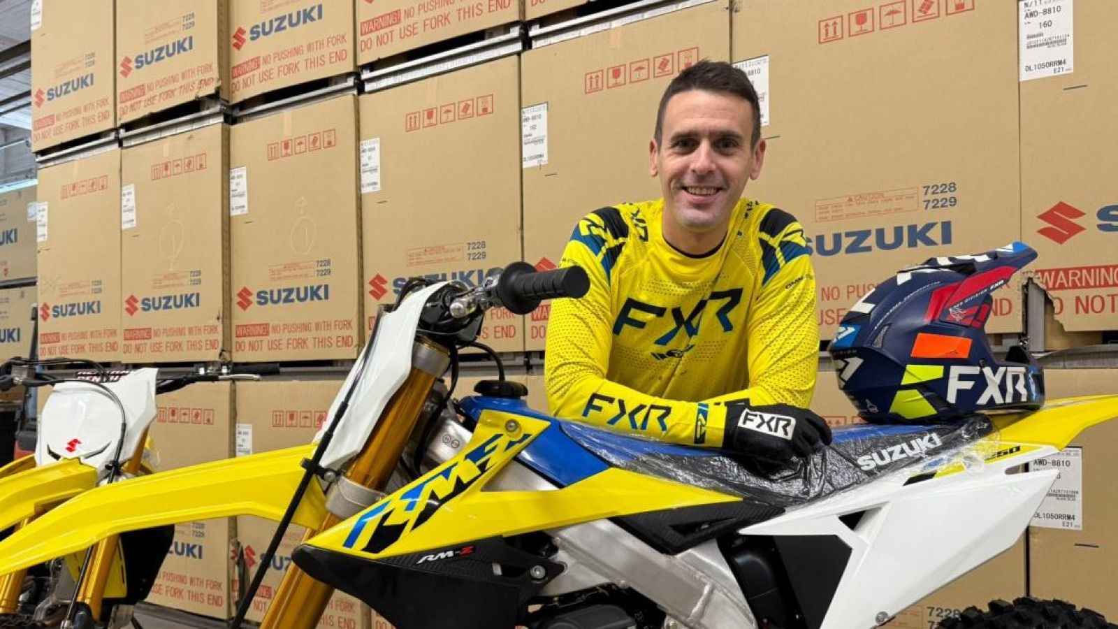 Η Suzuki επεκτείνει την αγωνιστική συνεργασία με τον Πάνο Κακολύρη