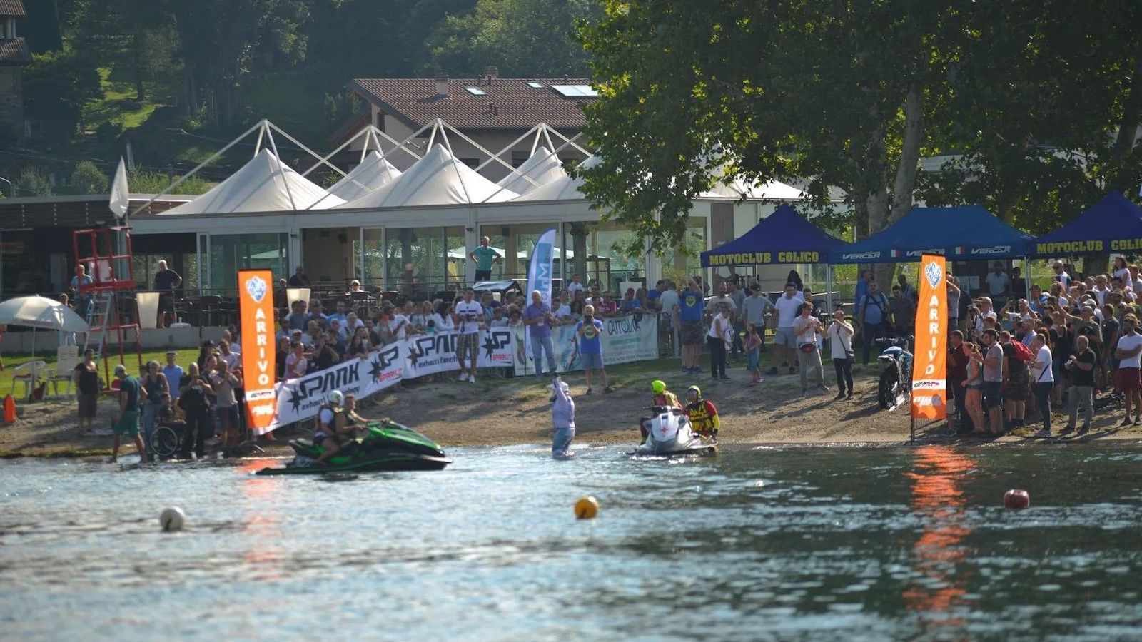 Η ομάδα του τον περιμένει να τερματίσει.