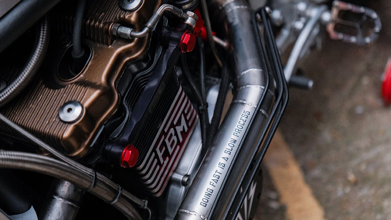 Αγνώριστη Bandit με turbo και πάνω από 200 άλογα που λιώνει λάστιχα για την πλάκα της