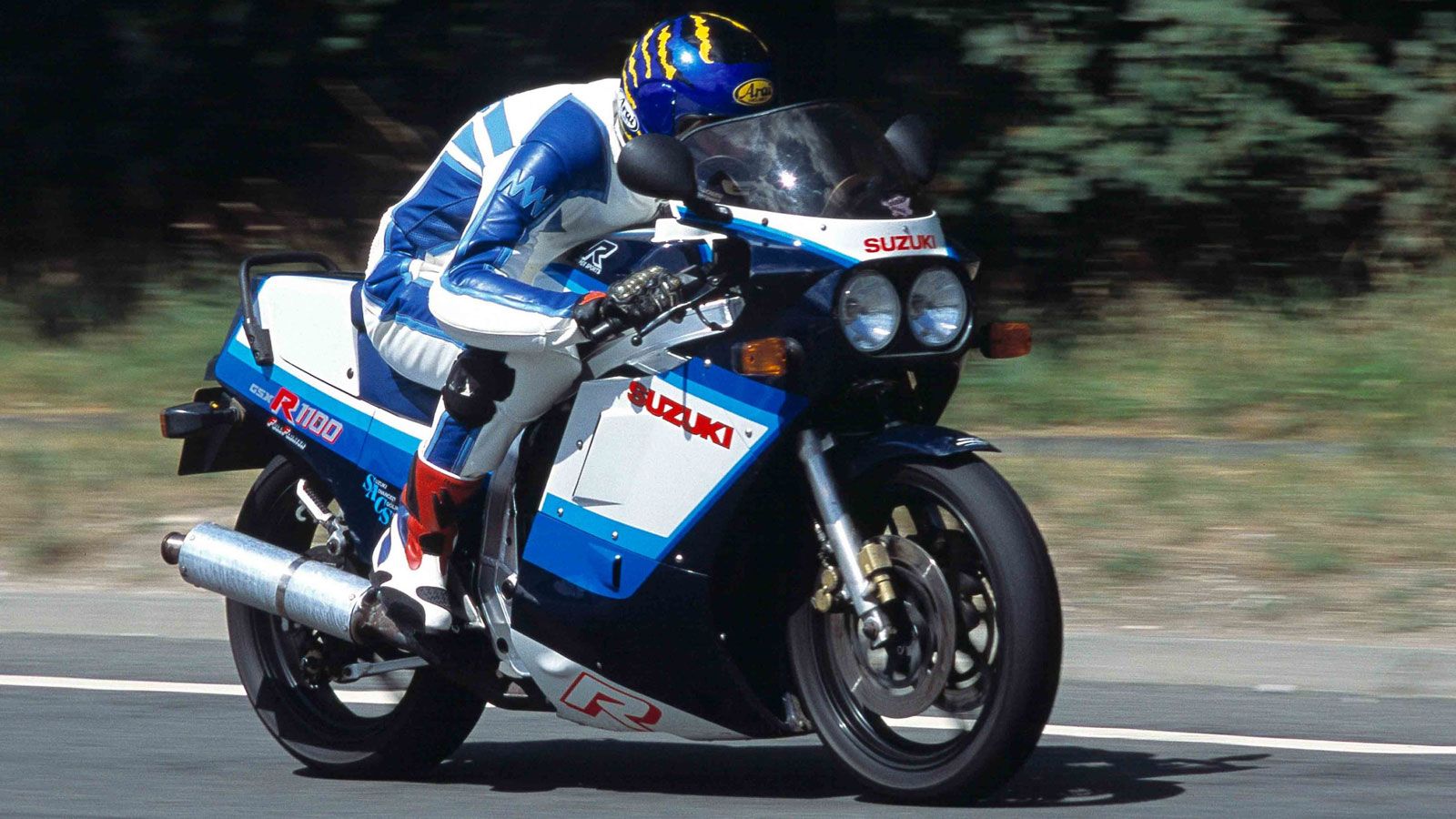 Τα 80s και οι αρχές των 90s ήταν η εποχή που οι κατασκευαστές μοτοσυκλετών επένδυαν χωρίς φρένο για ένα και μόνο σκοπό: να φτιάξουν την απόλυτη μοτοσυ