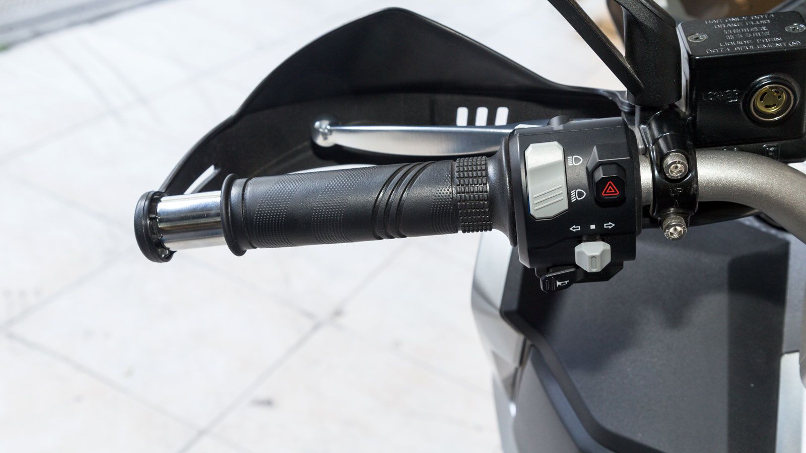 Αριστερός διακόπτης.