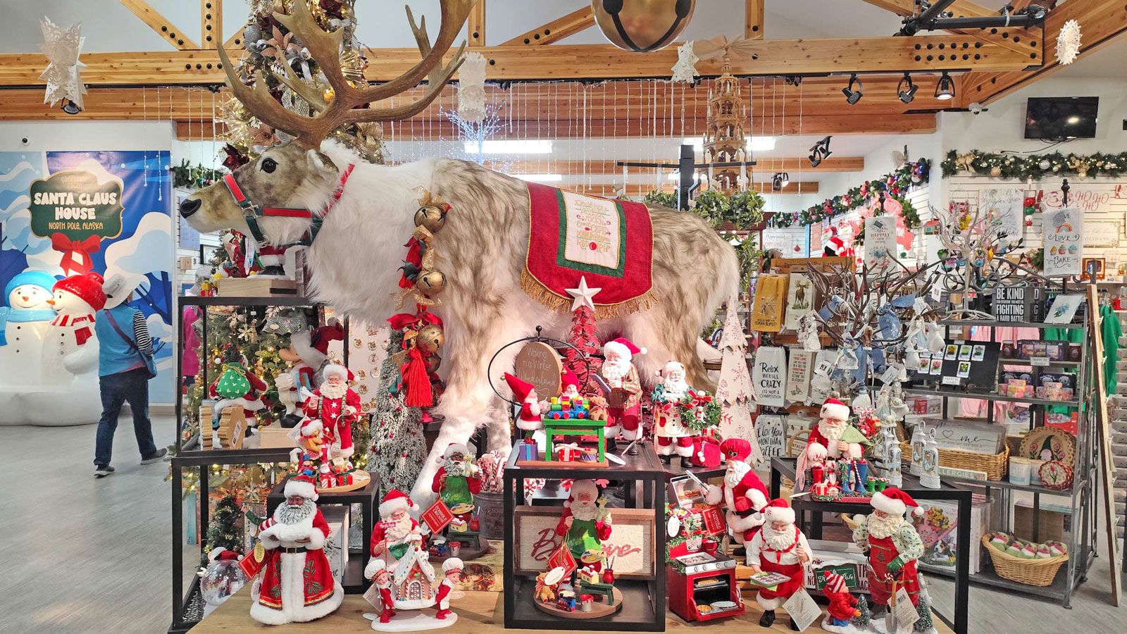 Η επιστροφή έγινε μέσω του απαιτητικού Dalton Highway, με το scooter να δείχνει αξιοθαύμαστη αξιοπιστία και αντοχή. Εκεί ο Μητσάκης είχε την ευκαιρία 