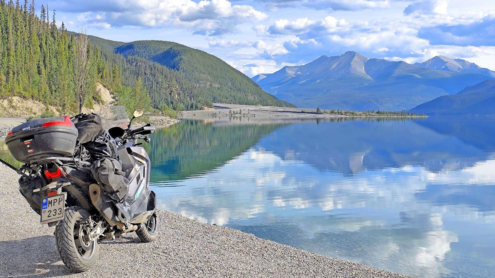 Κατά τη διάρκεια της διαδρομής μέσω Whitehorse, Edmonton, Regina, Winnipeg, Thunder Bay και Toronto, οι καιρικές συνθήκες ήταν άστατες, το τοπίο εναλλ