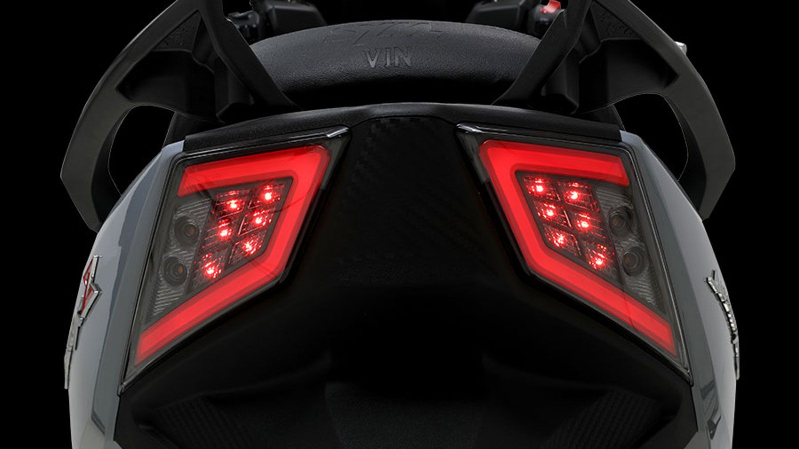 LED φωτισμός πίσω.