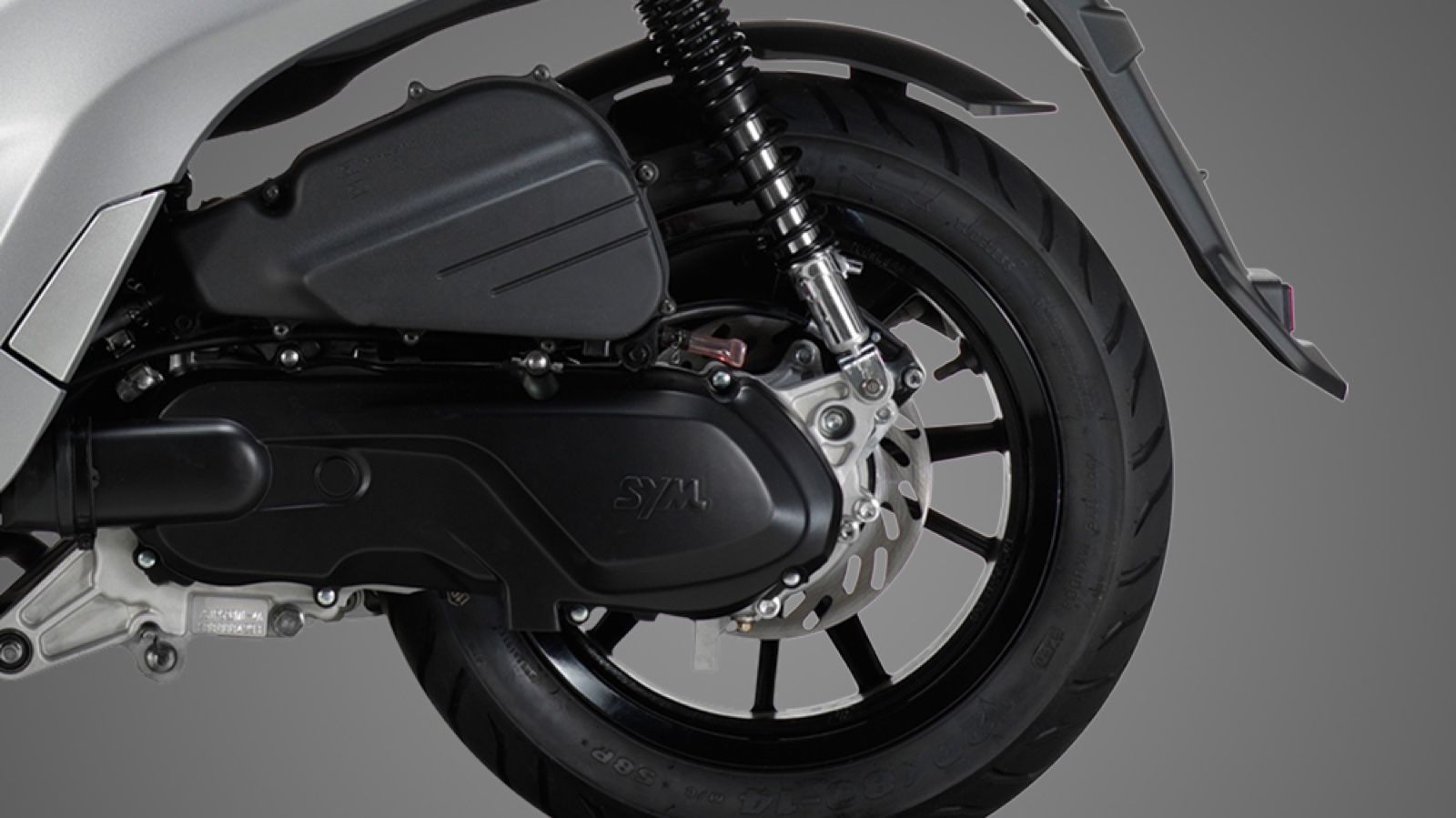 SYM Symphony ST 200 Top Box: Best seller με ακόμα περισσότερο αποθηκευτικό χώρο