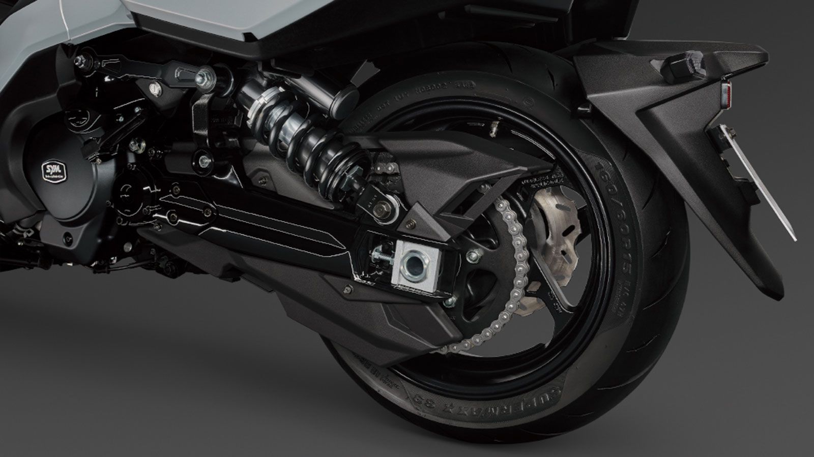 Το πλαίσιο του TTLBT δίνει σαφώς μια πιο «μοτοσυκλετιστική» αίσθηση. 