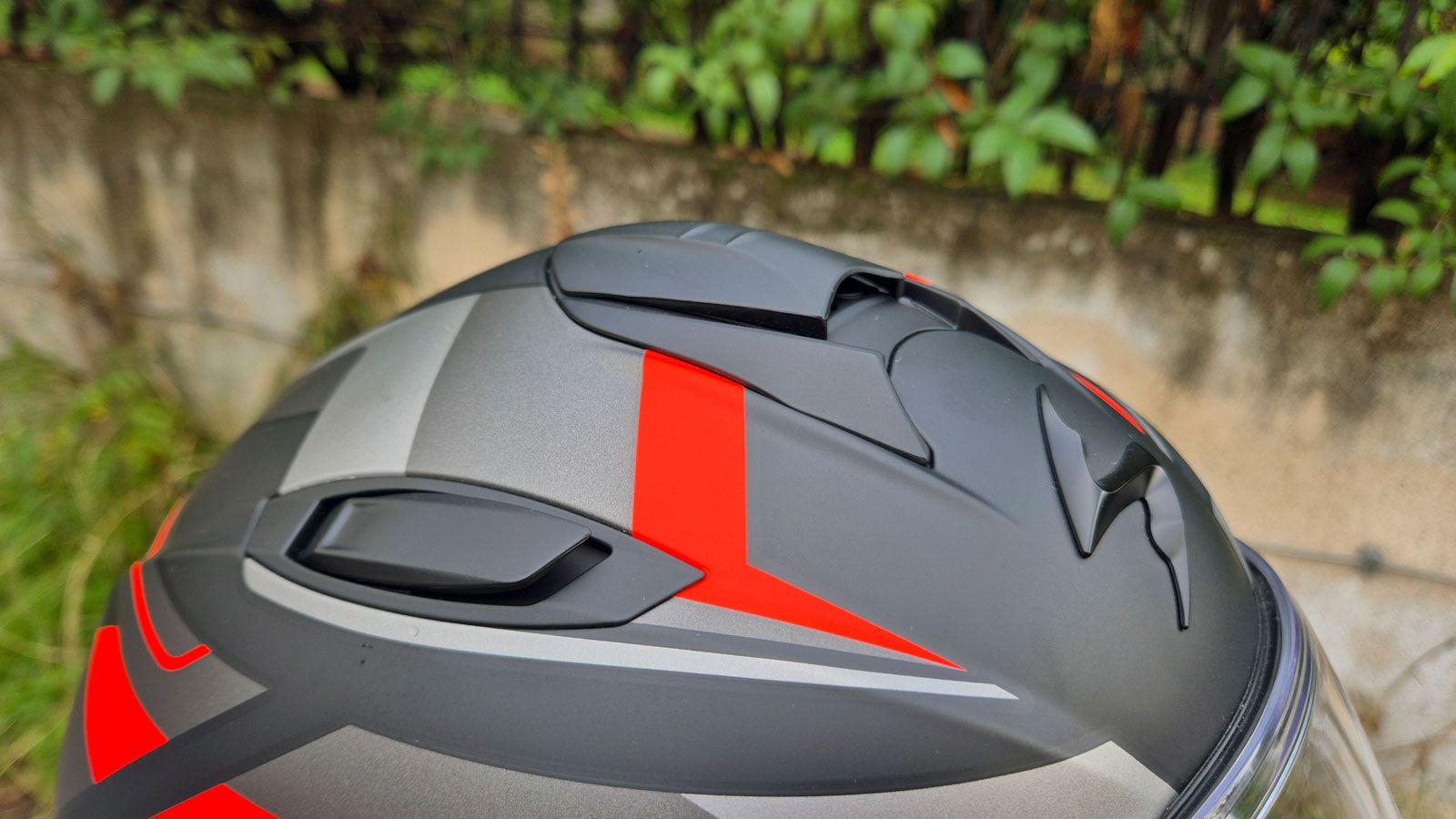 Στο πάνω μέρος του Scorpion-Exo 491 Abilis υπάρχουν 3 αεραγωγοί, 1 μεγάλος στο κέντρο με 2 σκάλες ανοίγματος και δύο μικροί εκατέρωθεν αυτού. 