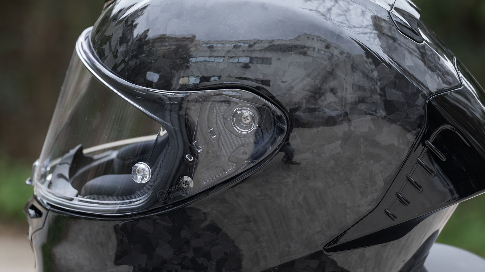 Test Scorpion-Exo R1 Evo II Air Carbon: Ελαφρύ & αθόρυβο, το απόλυτο sport κράνος της Scorpion