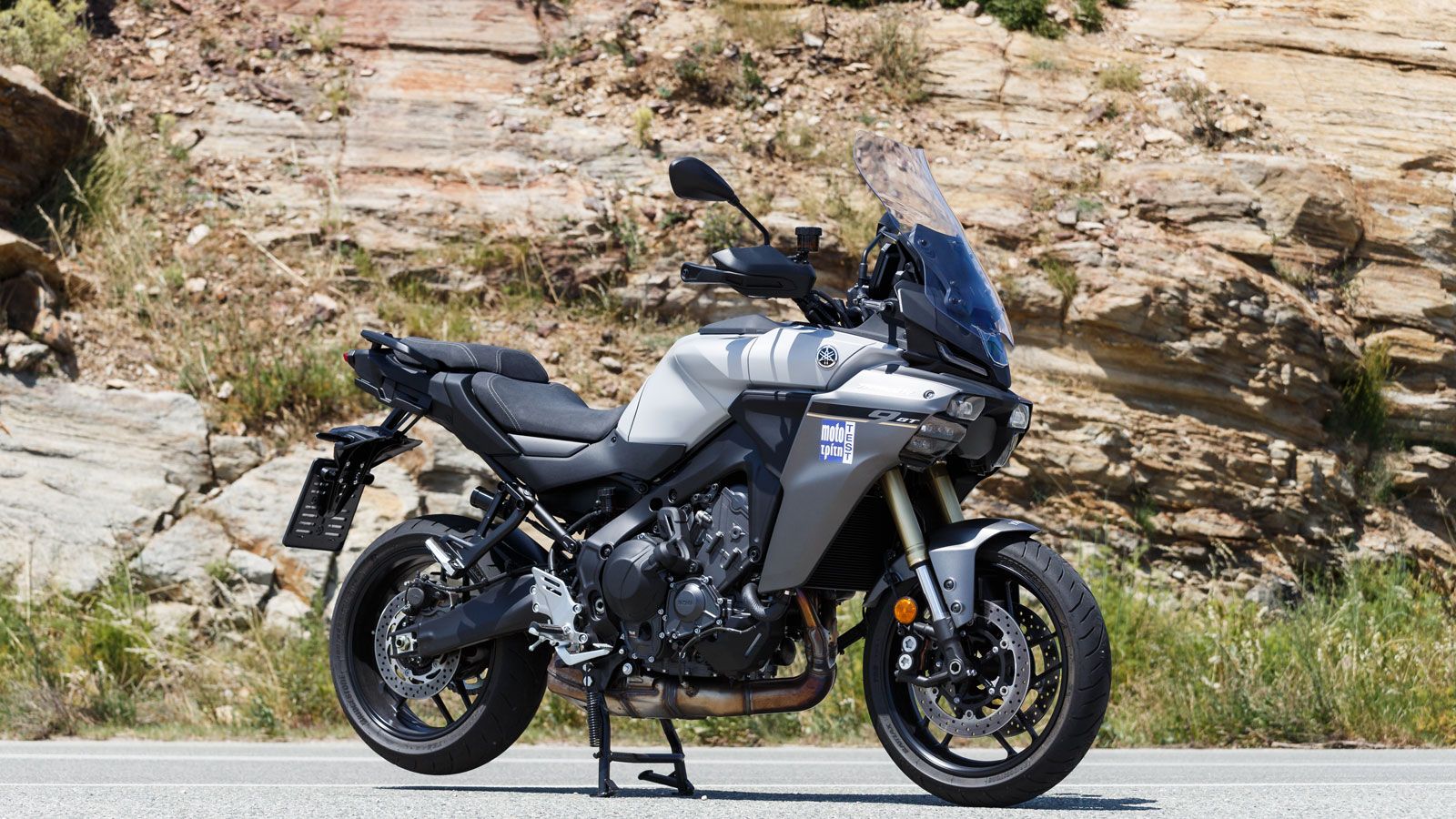 Το νέο Tracer 9 GT Y-AMT αποτελεί το τελικό κομμάτι του παζλ, που ολοκληρώνει μία Sport Touring μοτοσυκλέτα με αστείρευτες τουριστικές δυνατότητες, εξ