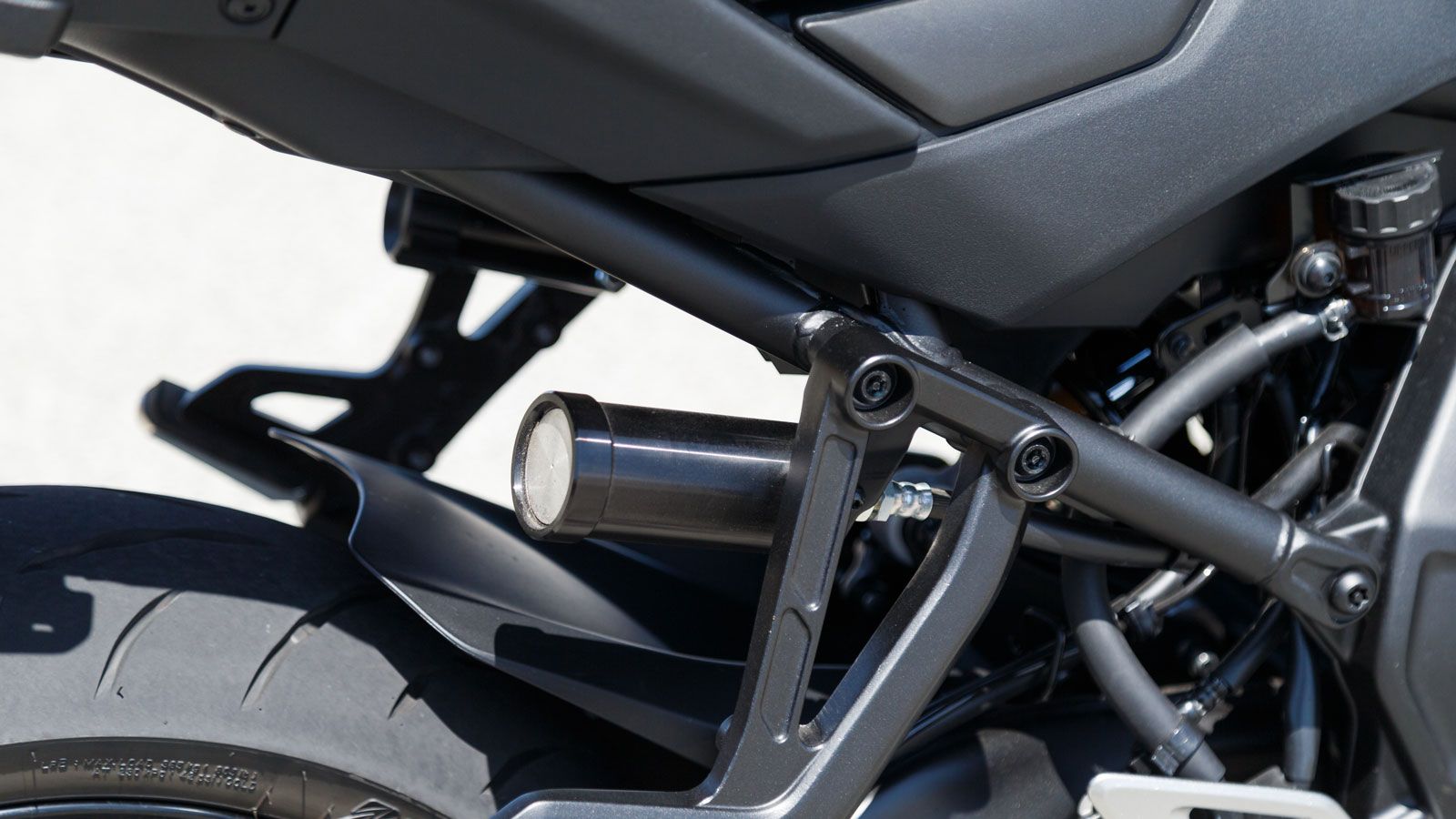 Το ραφινάρισμα δεν σταματά σε κινητήρα, εμφάνιση και ηλεκτρονικά, καθώς και το υποπλαίσιο έχει δεχθεί αλλαγές που στοχεύουν στην βελτίωση της σταθερότ