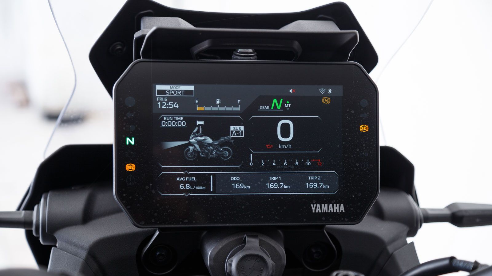 Έγχρωμη TFT οθόνη 7 ιντσών ευχάριστη σαν βιντεοπαιχνίδι.