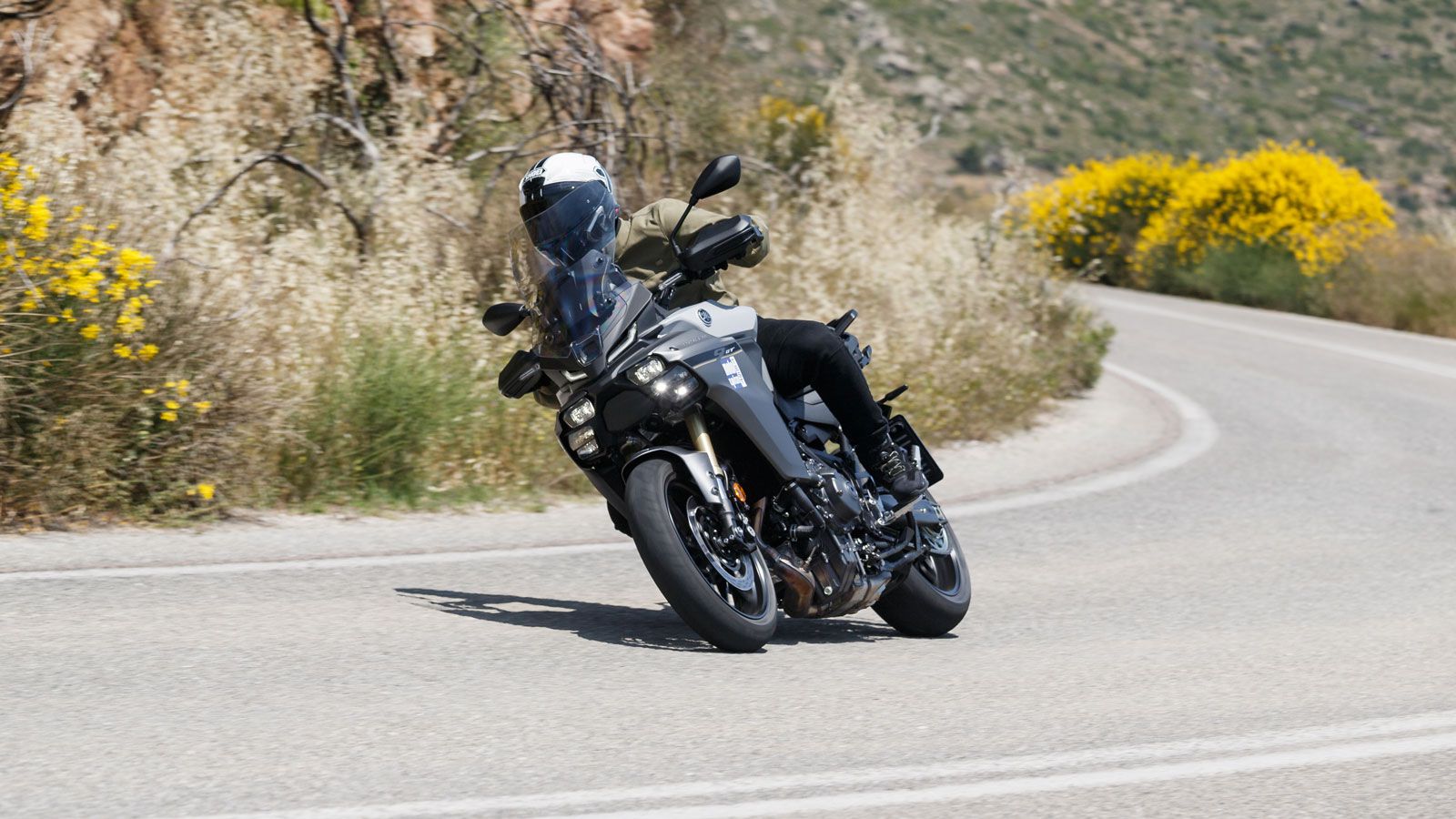 Οι επιδόσεις του είναι εξαιρετικές, με τα πρώτα 100χλμ/ω να έρχονται σε μόλις 3,9 δευτερόλεπτα και τα 160 σε 8,5.