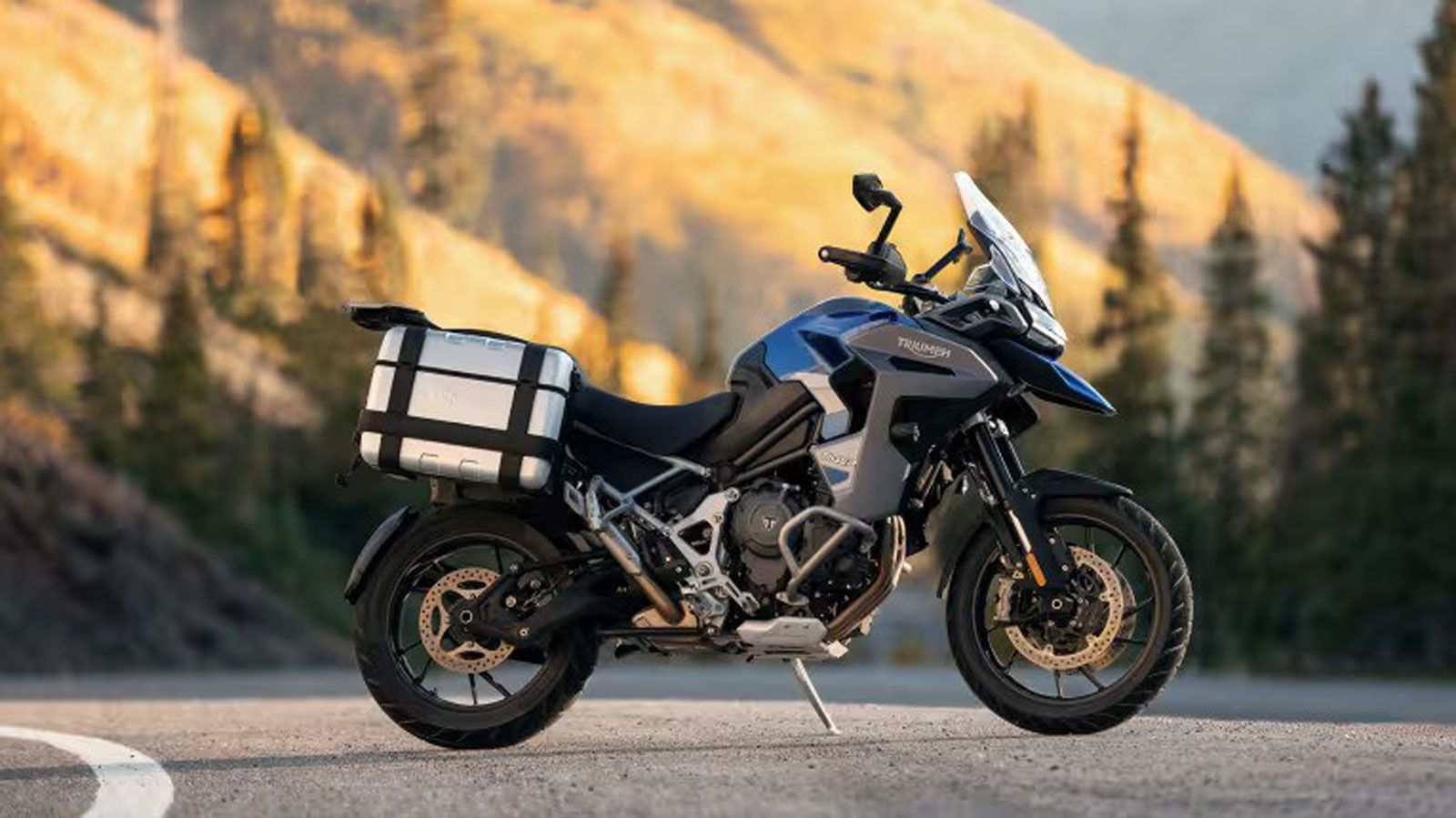 Η Triumph ενισχύει ακόμα περισσότερο την ελκυστικότητα της Tiger 900, ενός από τα κορυφαία adventure μοντέλα της μεσαίας κατηγορίας. Για περιορισμένο 