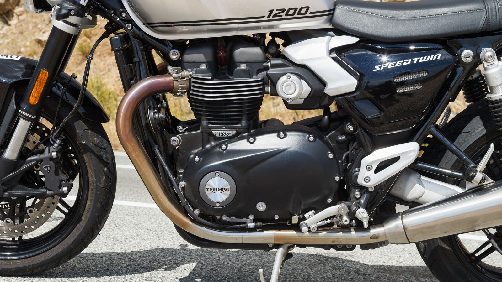 Χάρη στους νέους εκκεντροφόρους, τις εισαγωγές και τα σώματα ψεκασμού, η μέγιστη ισχύς του φτάνει πλέον στα 103,5 άλογα (105PS) στις 7.750σαλ, με ροπή