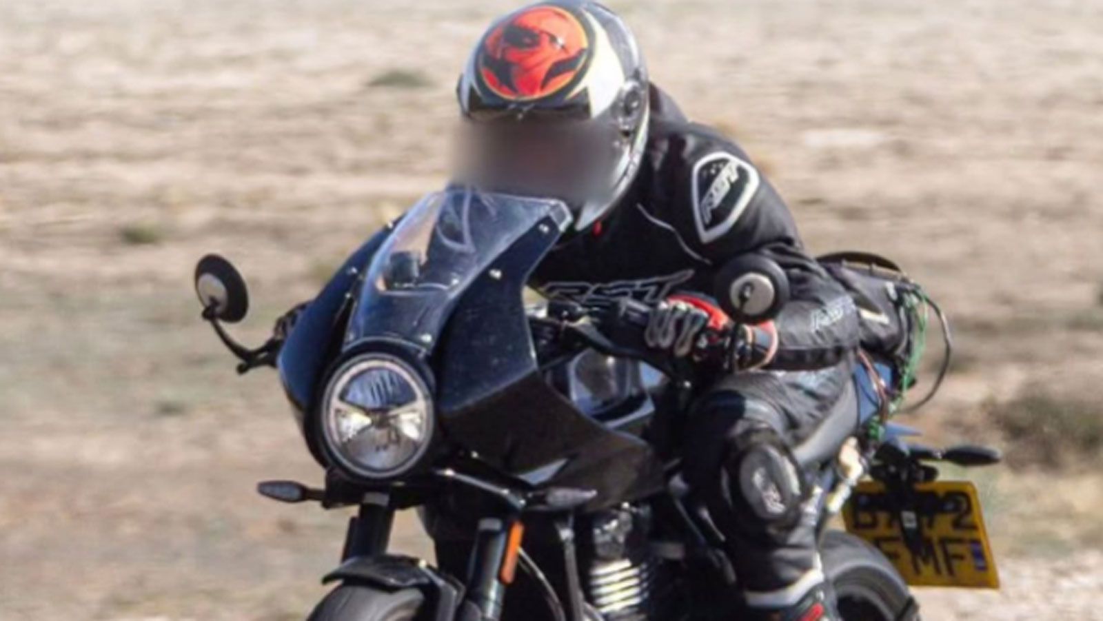 Το νέο μοντέλο θα αποτελέσει τη νέα café racer πρόταση της βρετανικής φίρμας, βασισμένη στην επιτυχημένη πλατφόρμα των Speed 400 και Scrambler 40