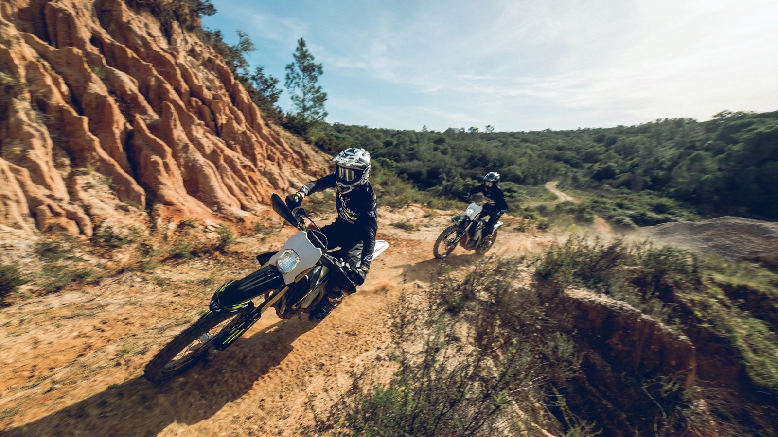 Η Triumph παρουσιάζει νέα μοντέλα enduro