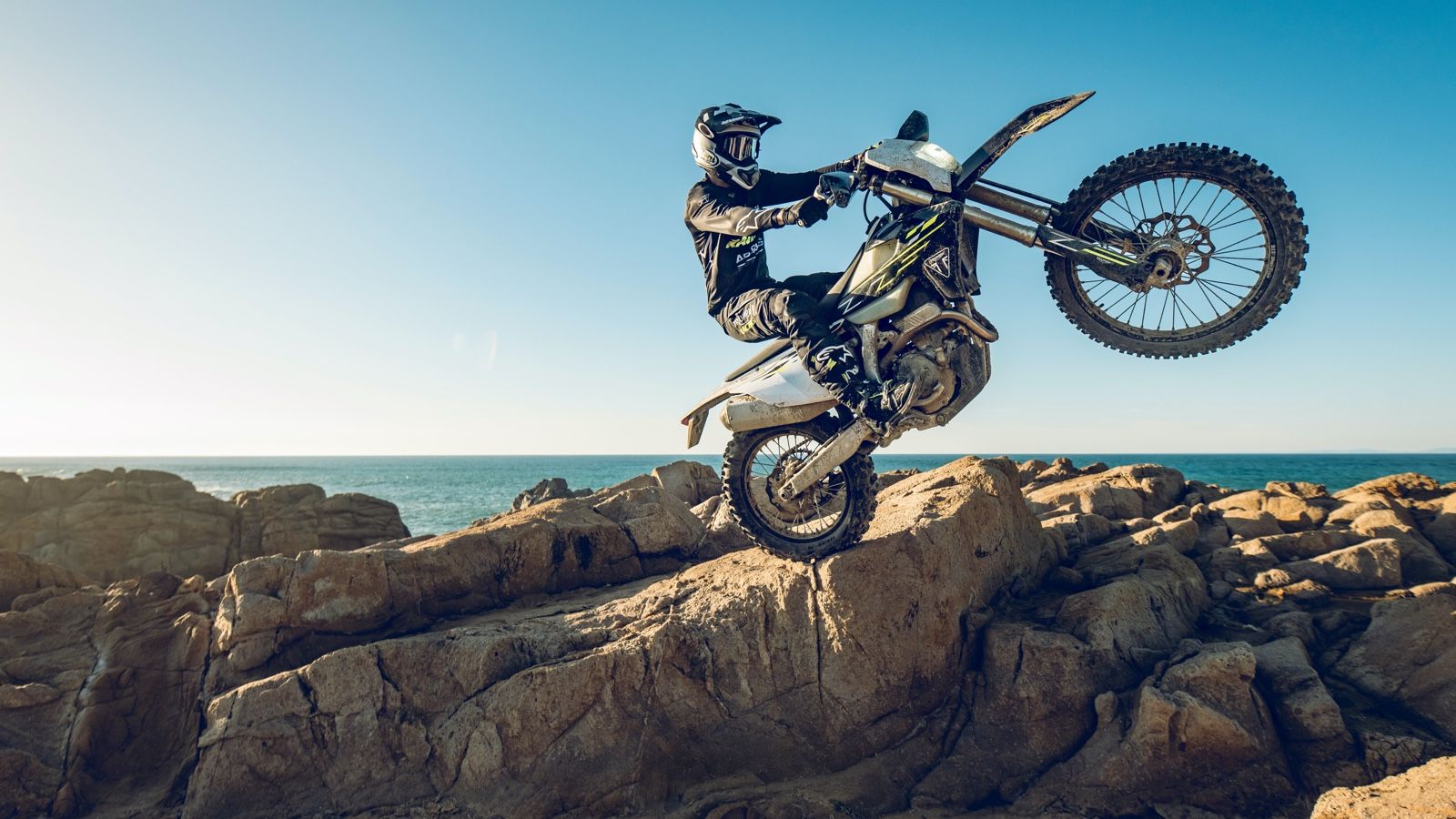 Η Triumph παρουσιάζει νέα μοντέλα enduro