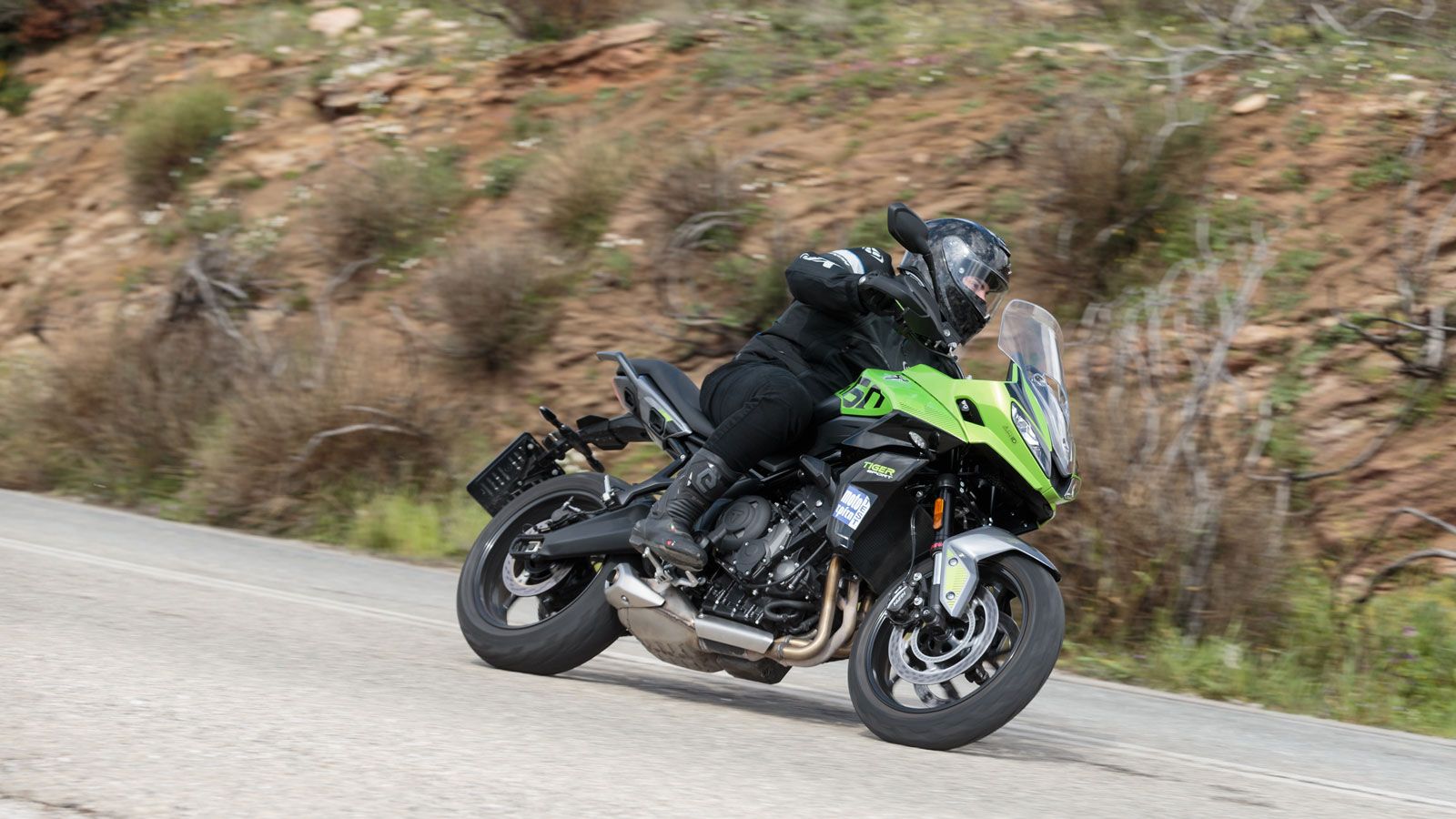 Βγαίνοντας από τα αστικά τείχη και επιλέγοντας μία σφιχτή διαδρομή με απανωτές στροφές, το Tiger 660 θα ξεδιπλώσει το αθλητικό DNA του και θα το ευχαρ