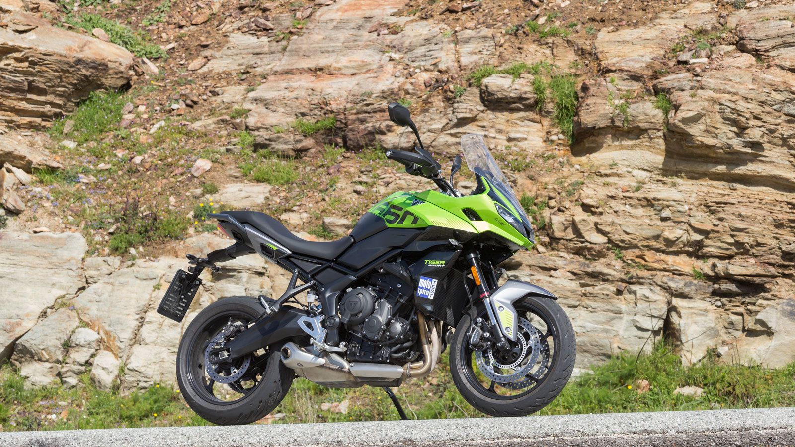 Το περιμετρικό ατσάλινο σωληνωτό πλαίσιο έρχεται κατευθείαν από το προηγούμενο μοντέλο, δεν χρειαζόταν αλλαγές άλλωστε αφού παρέχει την κατάλληλη ακαμ