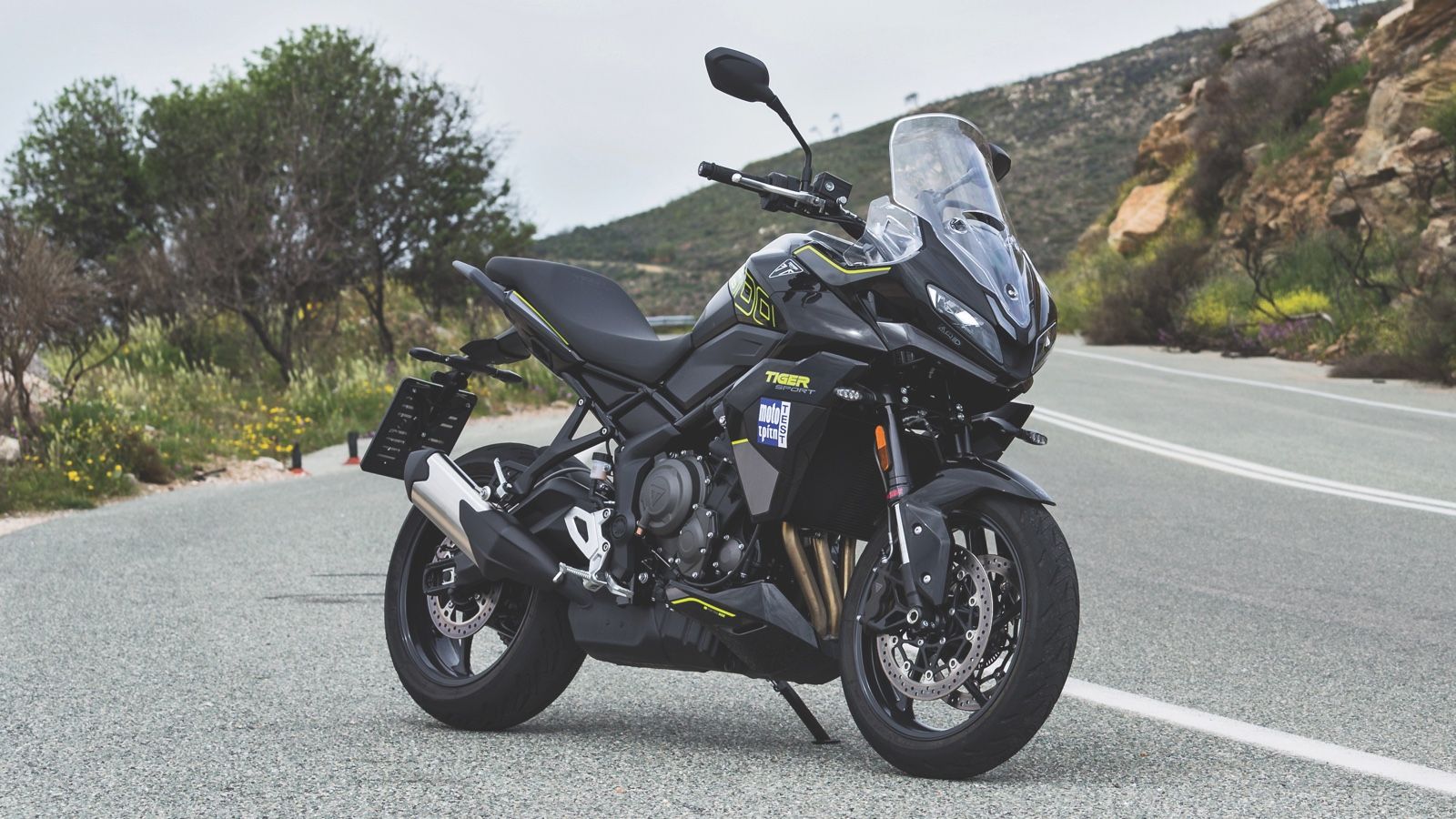 Το πλαίσιο είναι σωληνωτό ατσάλινο με υποπλαίσιο αποσπώμενο και ψαλίδι πρεσαριστό τύπου μπούμερανγκ.