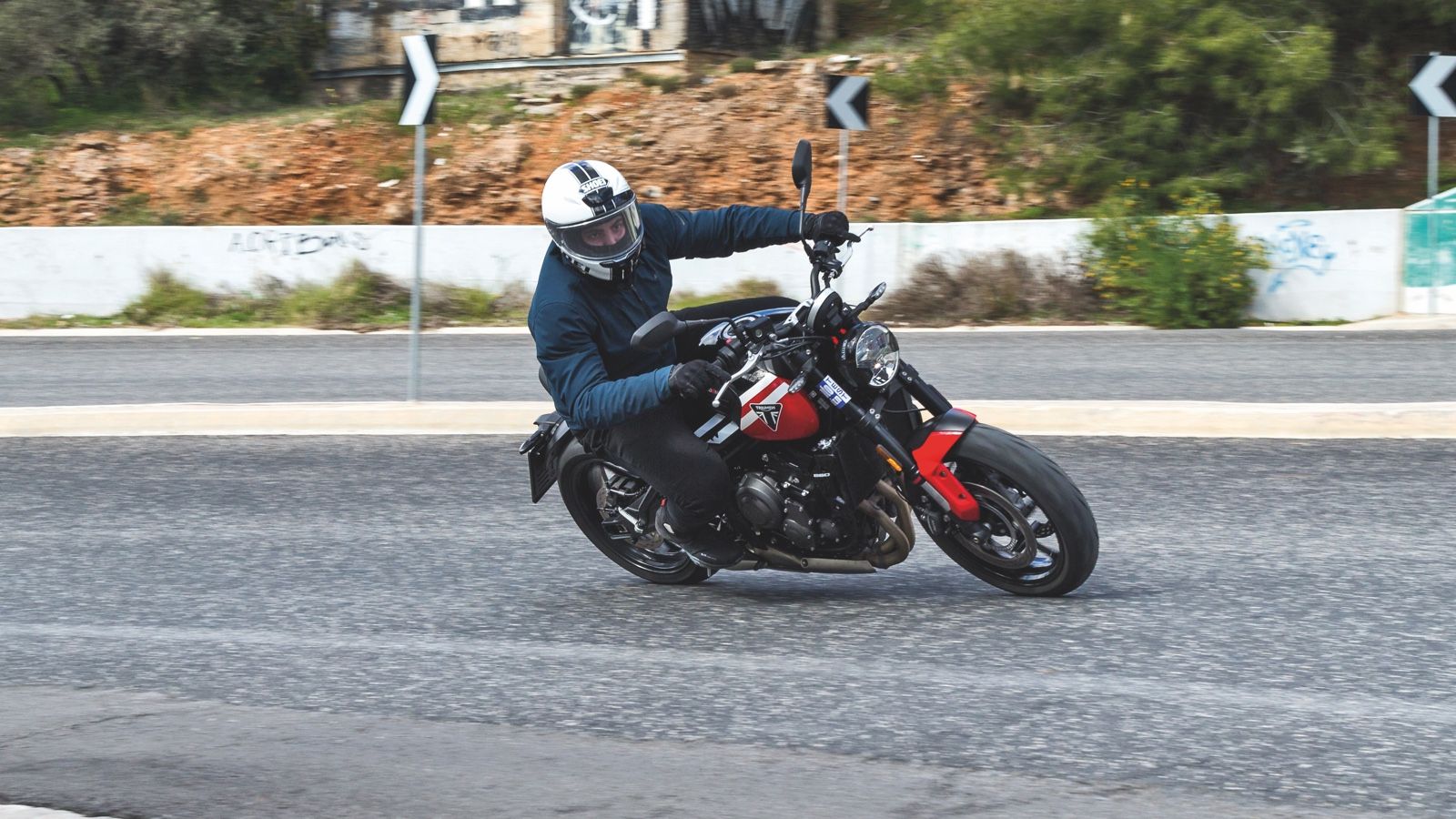 Με την προσθήκη IMU, quickshifter, cruise control, ενός ακόμα Riding Mode και του νέου, αναβαθμισμένου πιρουνιού της Showa παραμένει μία επιλογή με εξ